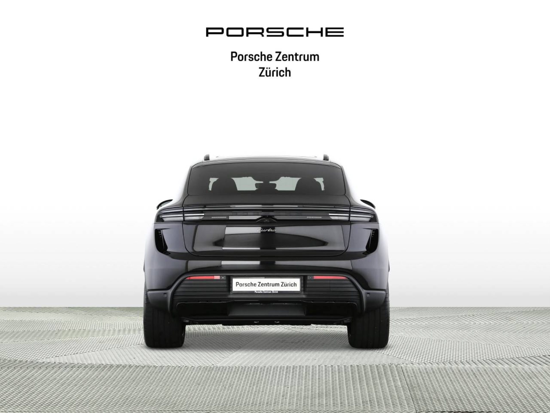 PORSCHE Macan Turbo-image-7