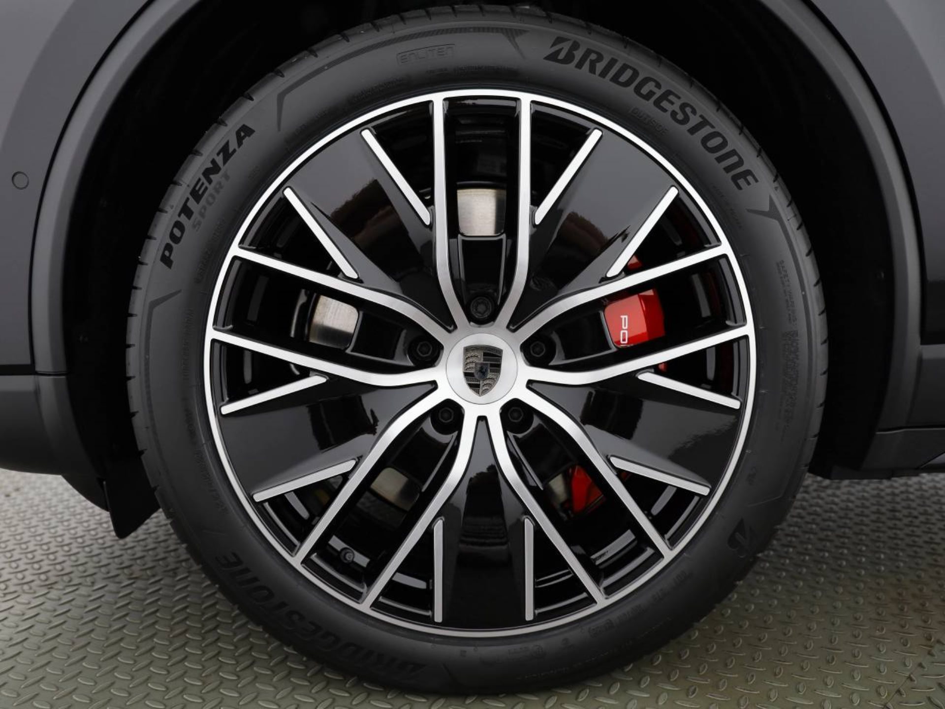 PORSCHE Macan Turbo-image-5