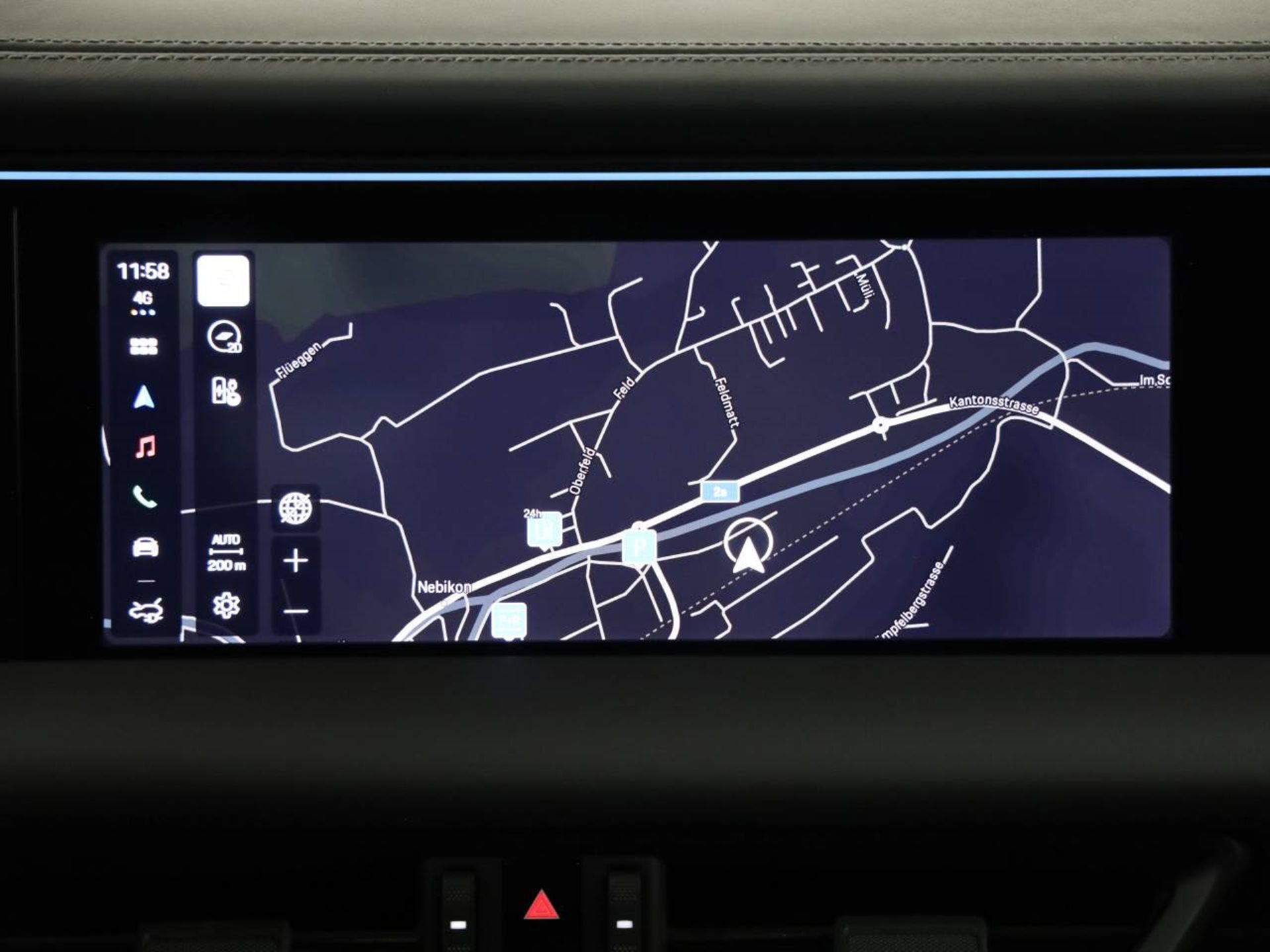 PORSCHE Macan Turbo-image-12