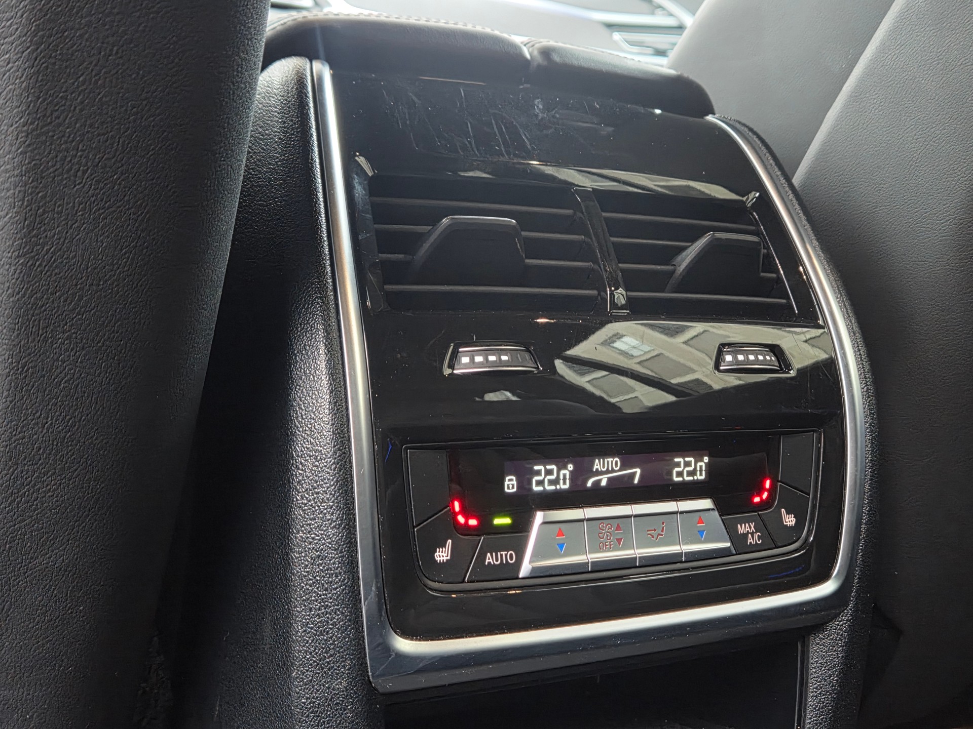 BMW X7 xDrive 48V 40d Steptronic-image-13