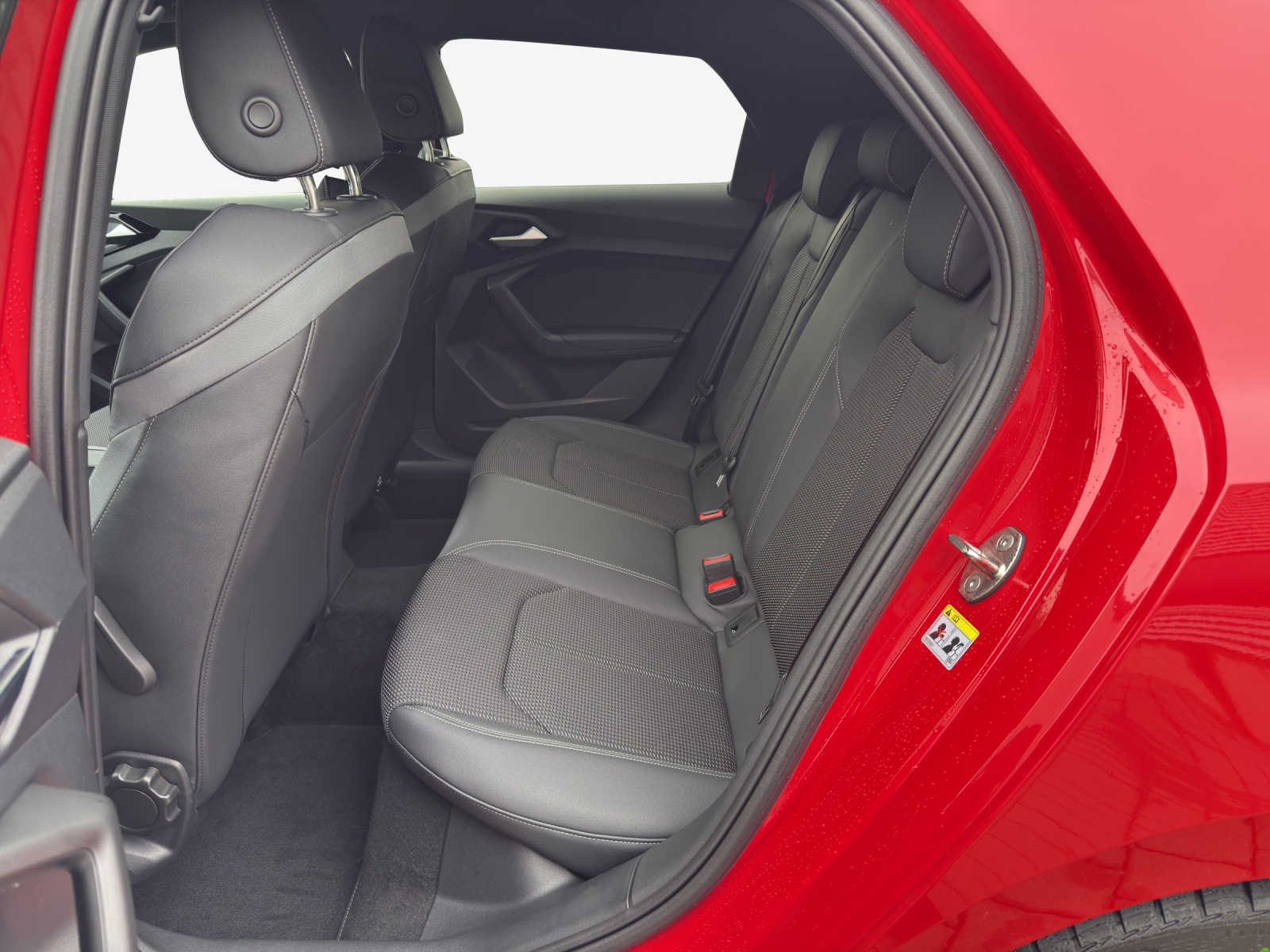 AUDI A1 Sportback 30 TFSI S Line Attraction S-tronic-image-11