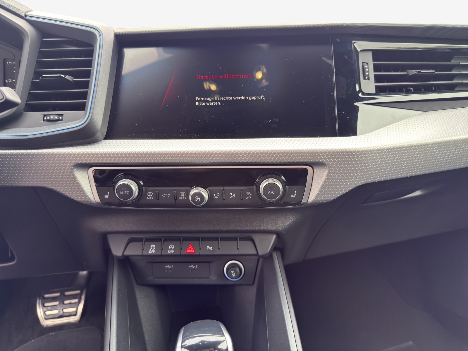 AUDI A1 Sportback 30 TFSI S Line Attraction S-tronic-image-10