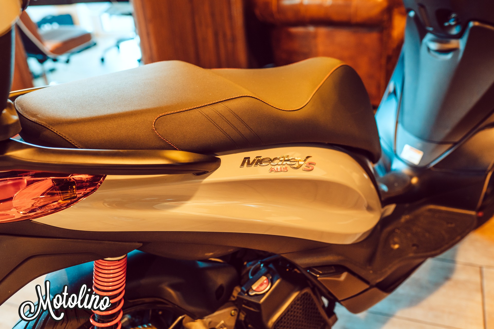 PIAGGIO Medley 125 Sport E5+-showroom-element-1