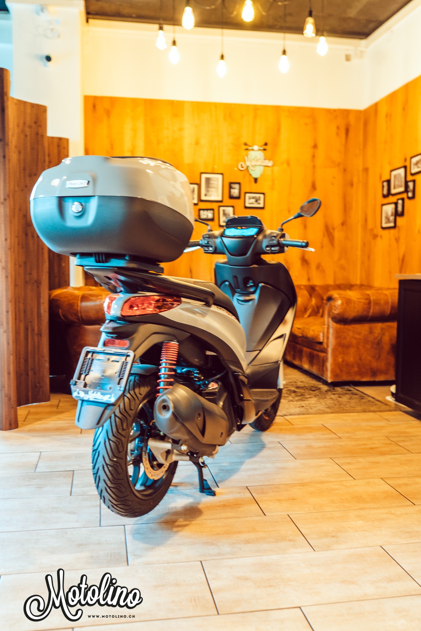 PIAGGIO Medley 125 Sport E5+-showroom-element-3