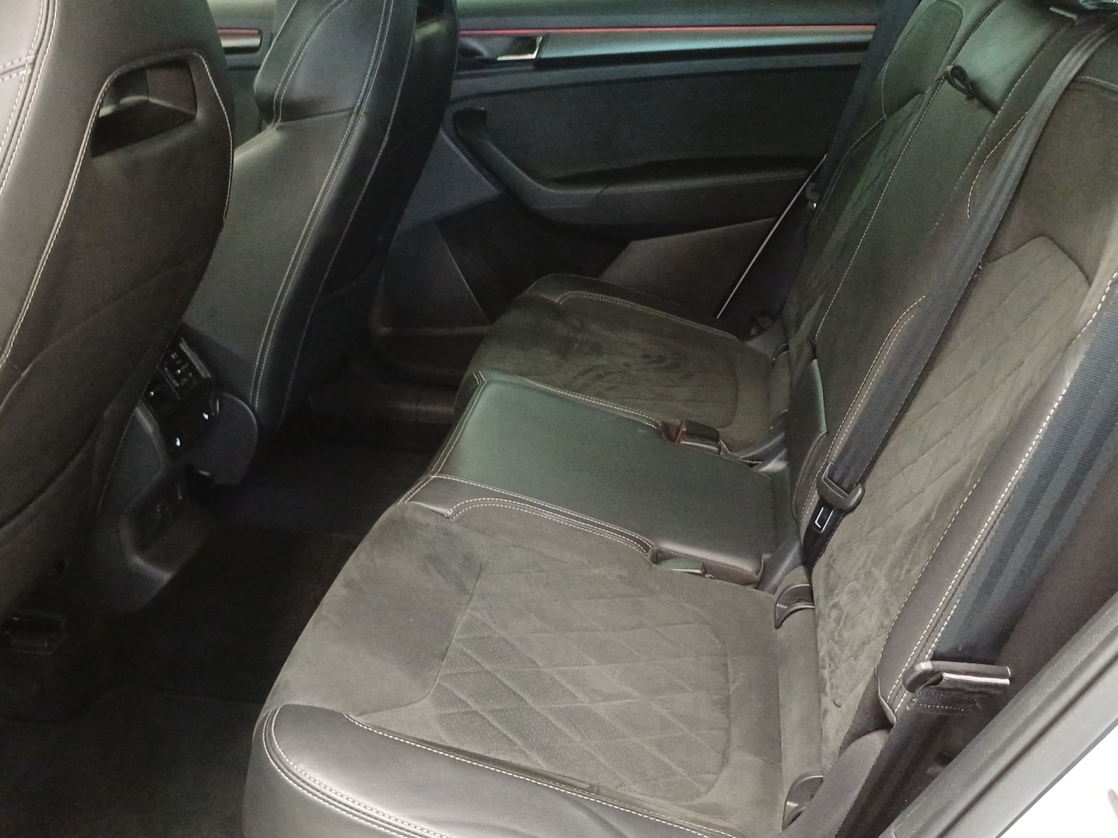 SKODA Kodiaq 2.0 TSI 4x4 SportLine-image-11