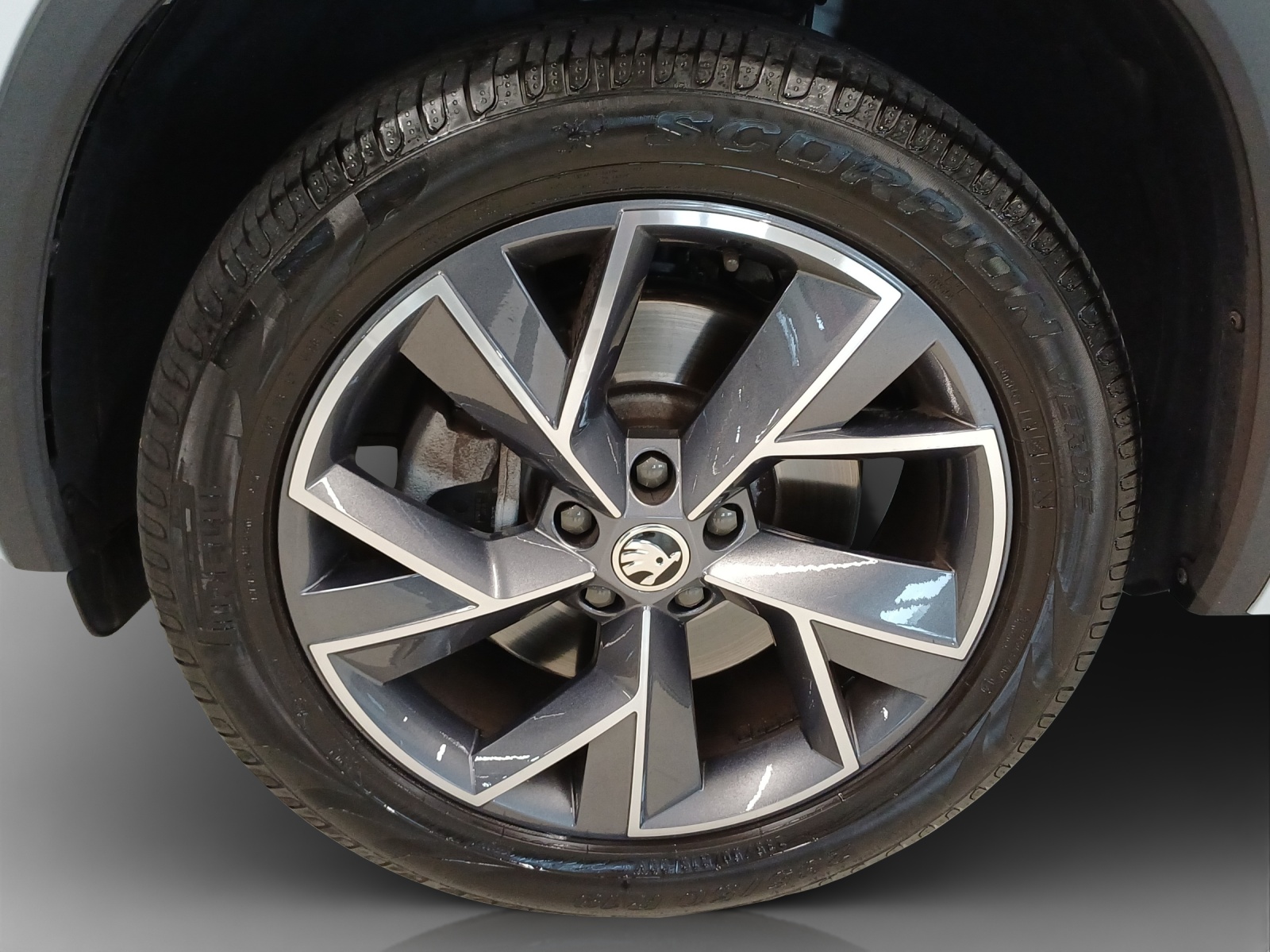 SKODA Kodiaq 2.0 TSI 4x4 SportLine-image-13