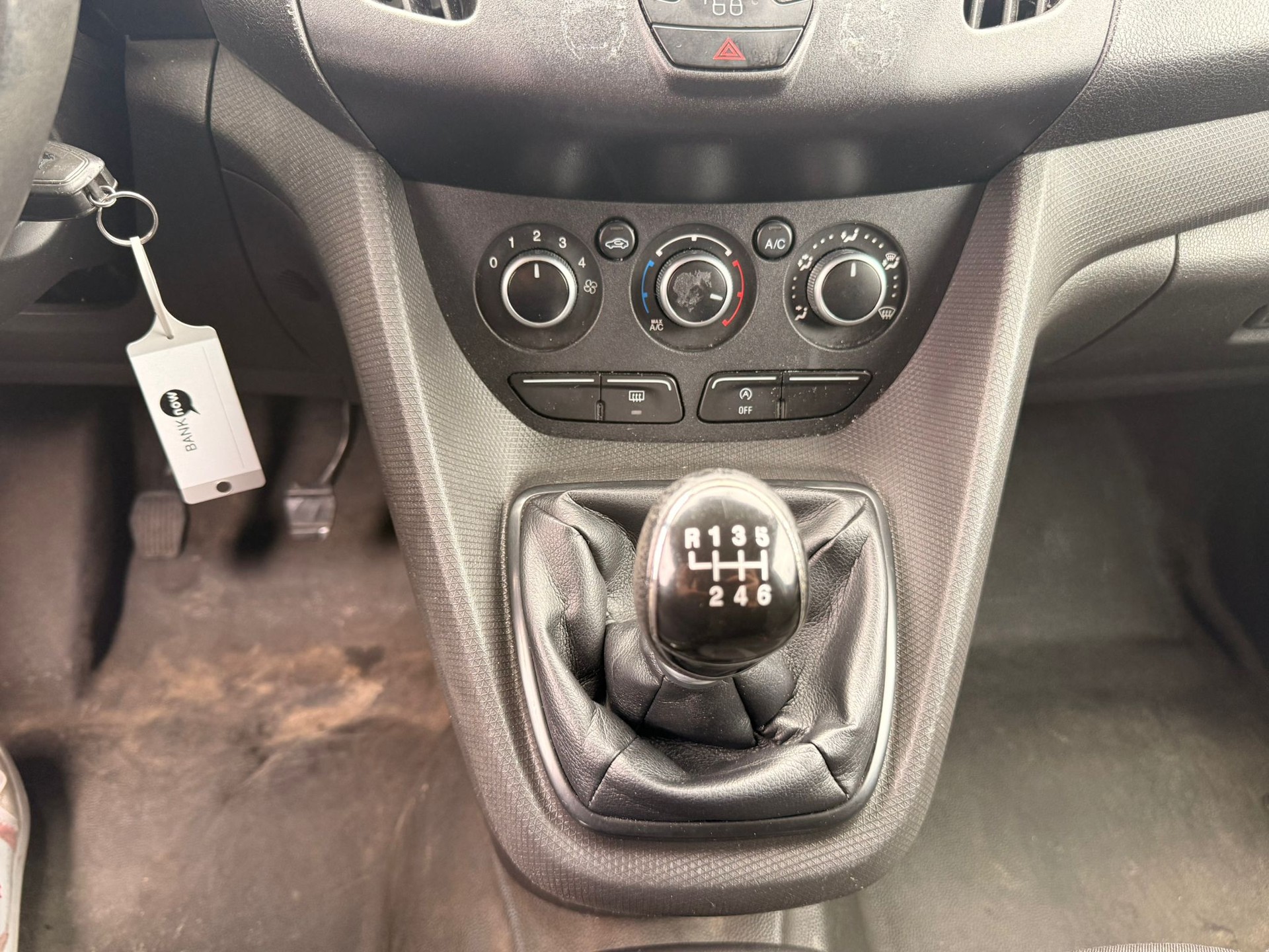 FORD Transit Connect Van T200 1.0 EcoBoost Trend-image-21