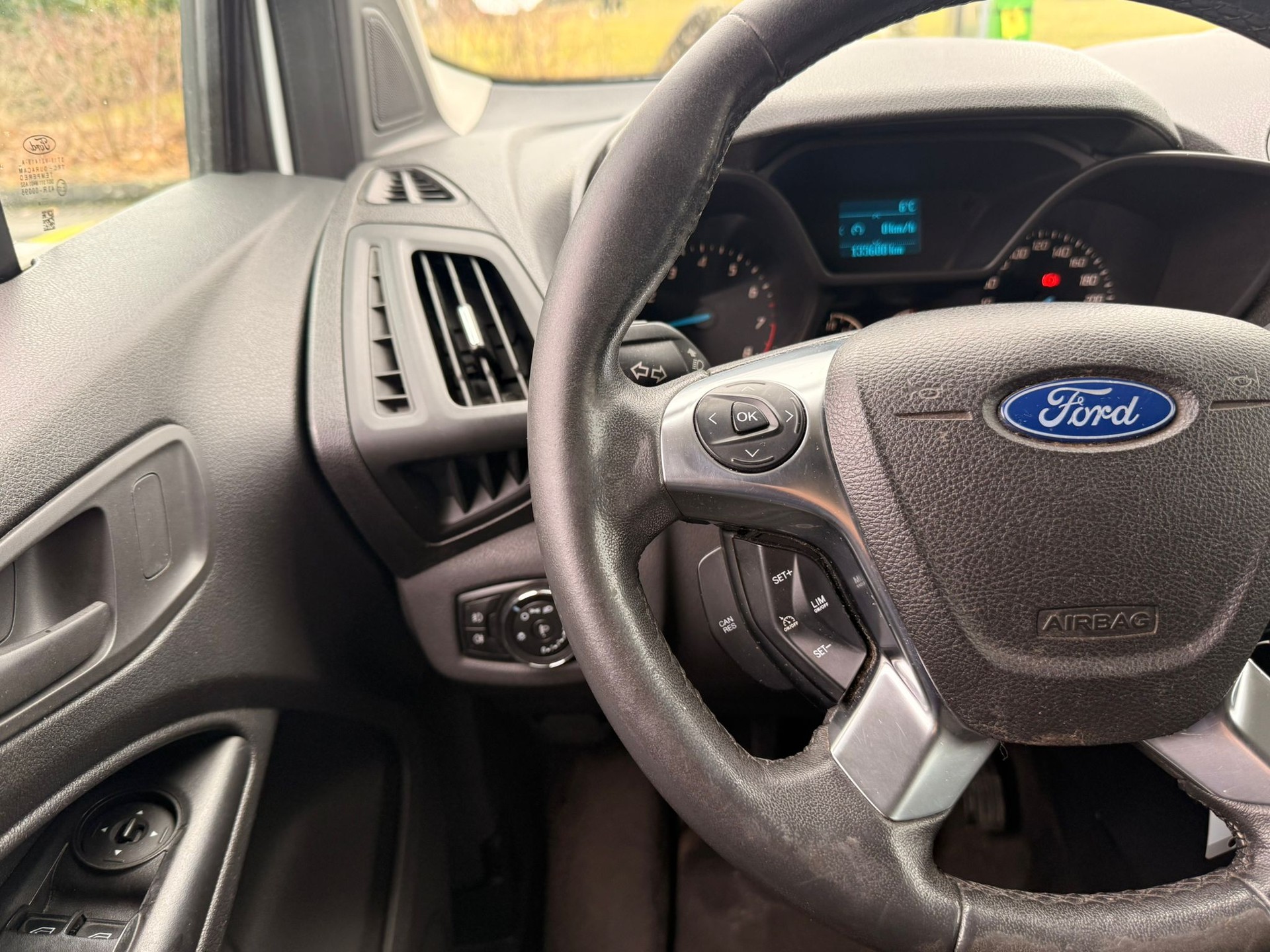 FORD Transit Connect Van T200 1.0 EcoBoost Trend-image-13