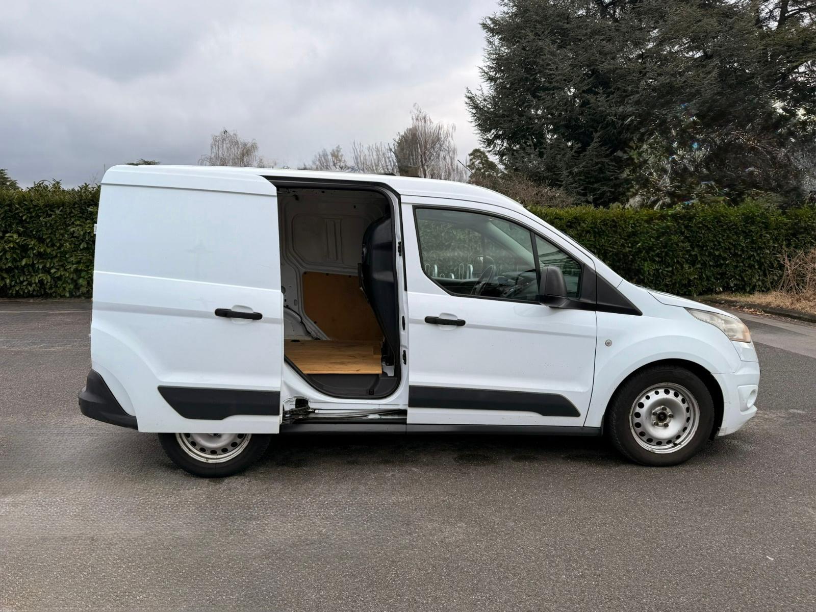 FORD Transit Connect Van T200 1.0 EcoBoost Trend-image-22
