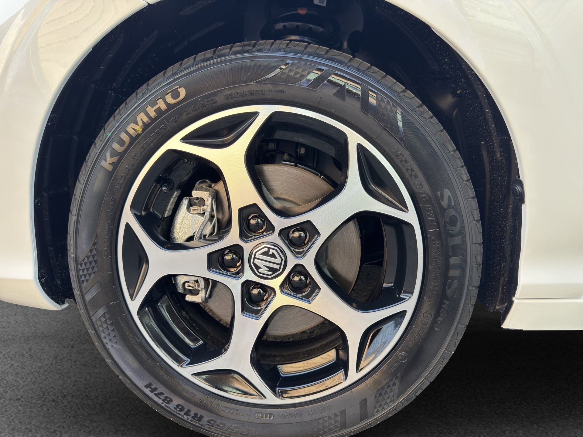 MG 3 1.5 Hybrid Luxury Aut.-image-17