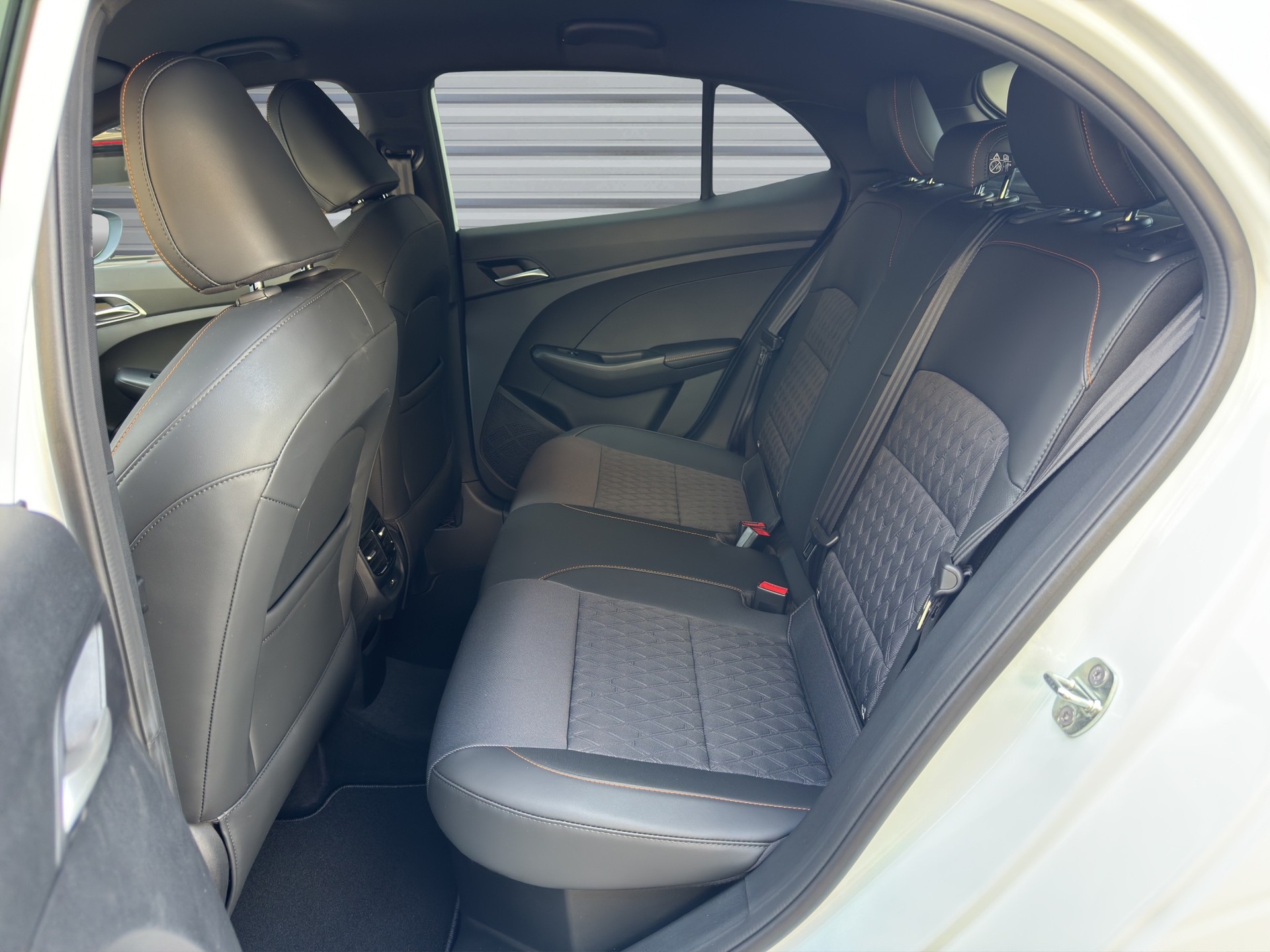 MG 3 1.5 Hybrid Luxury Aut.-image-12