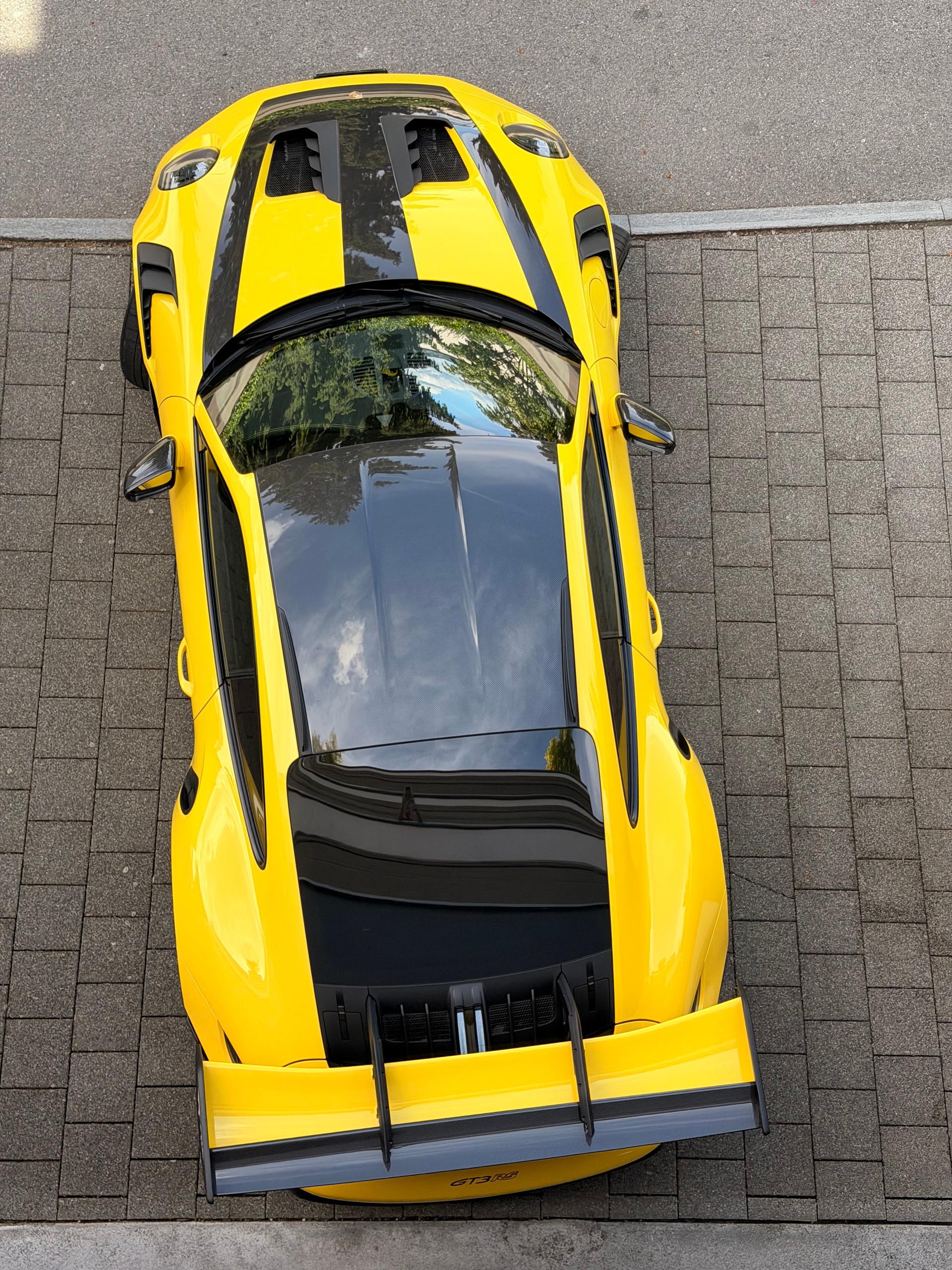 PORSCHE 911 GT3 RS-image-1