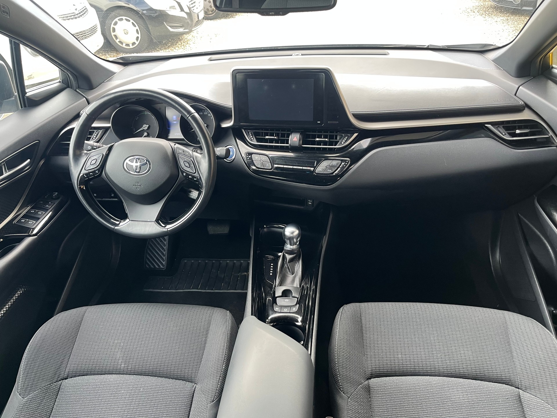 TOYOTA C-HR 1.8 HSD Limited CVT-image-7