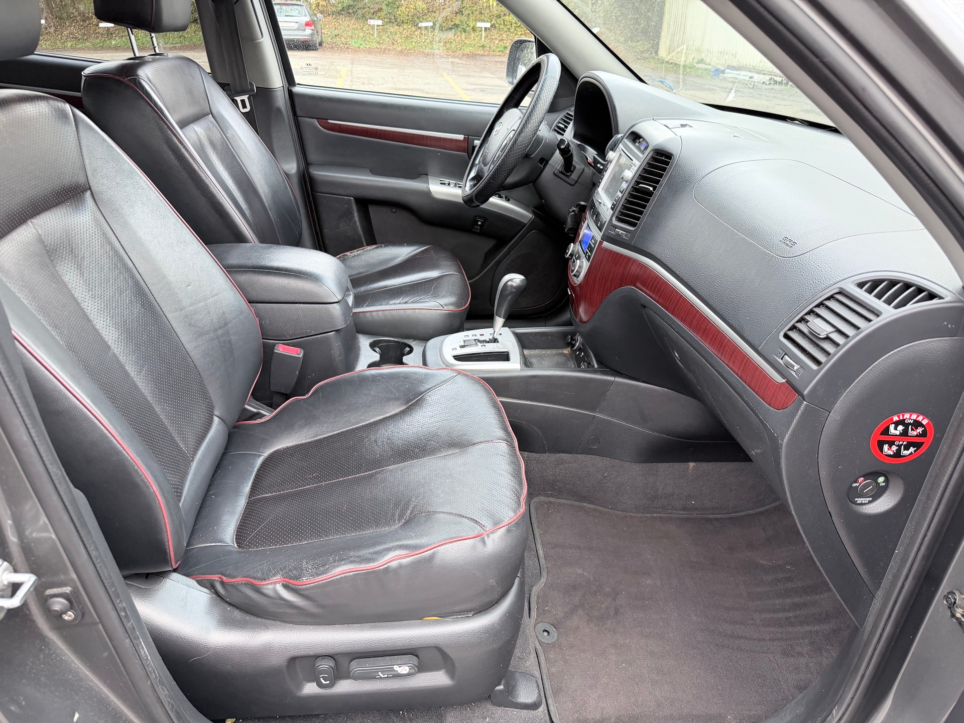 HYUNDAI Santa Fe 2.2 CRDi Premium 4WD Automatic-image-7