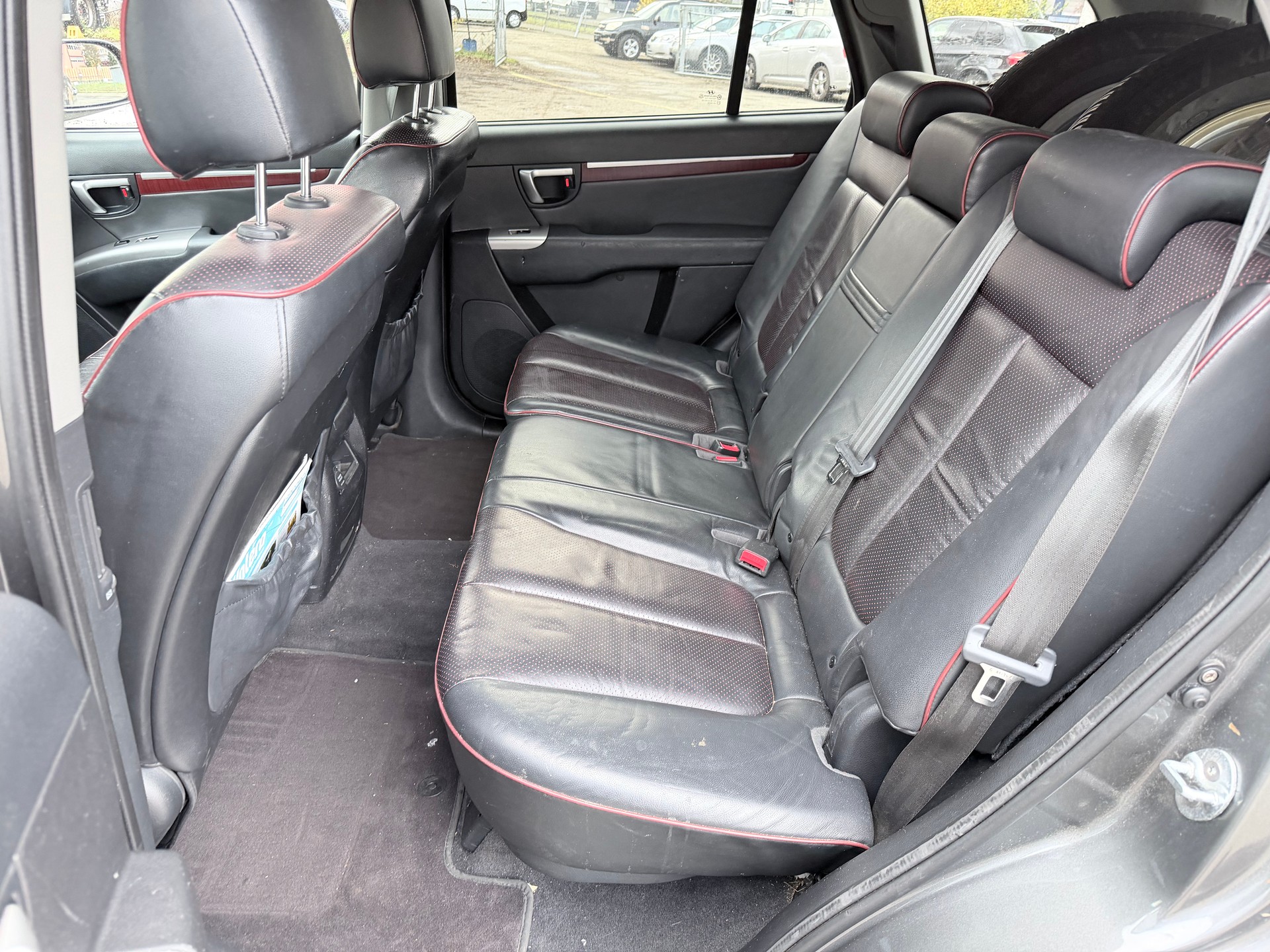 HYUNDAI Santa Fe 2.2 CRDi Premium 4WD Automatic-image-8