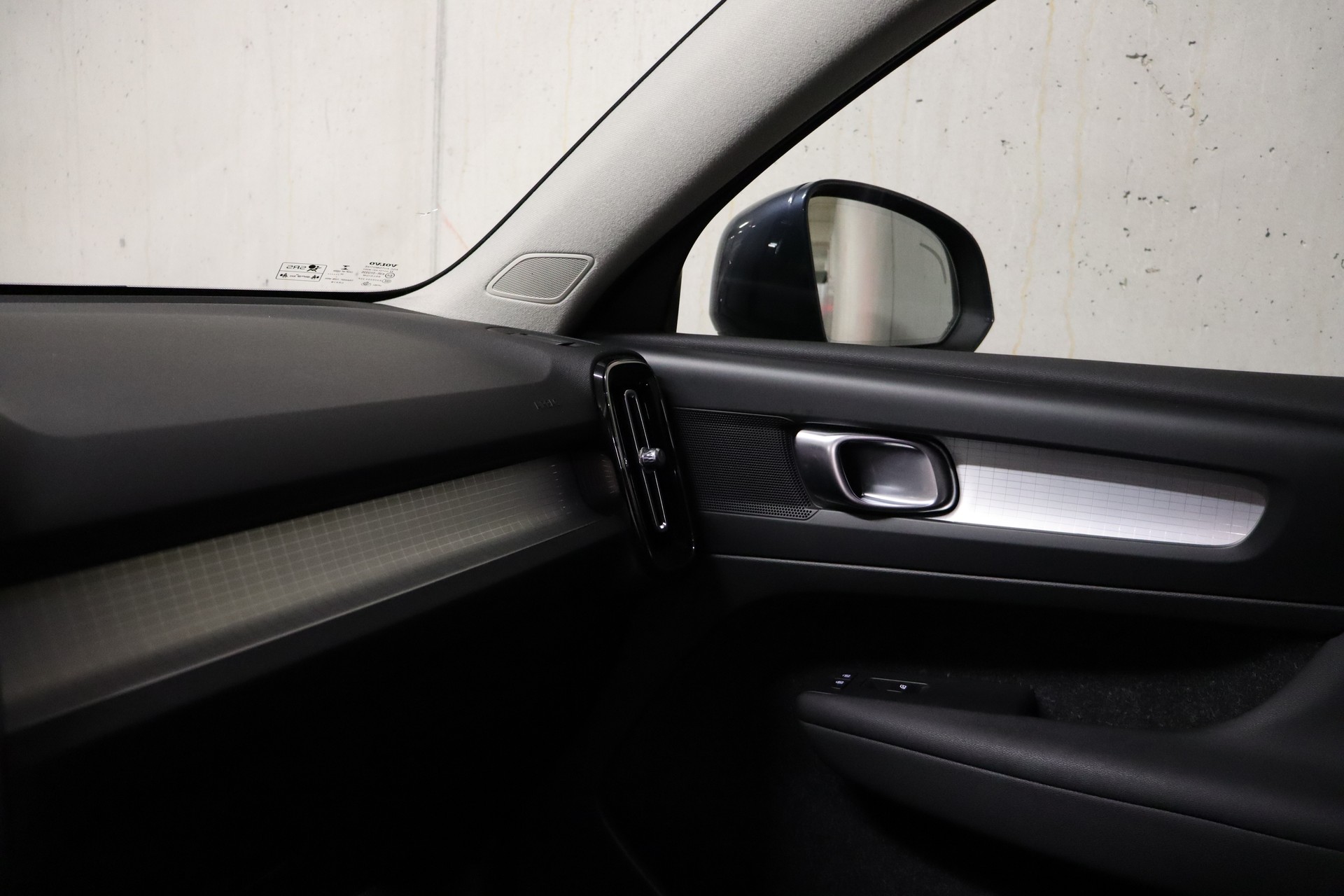 VOLVO XC40 T2 Momentum Geartronic-image-18