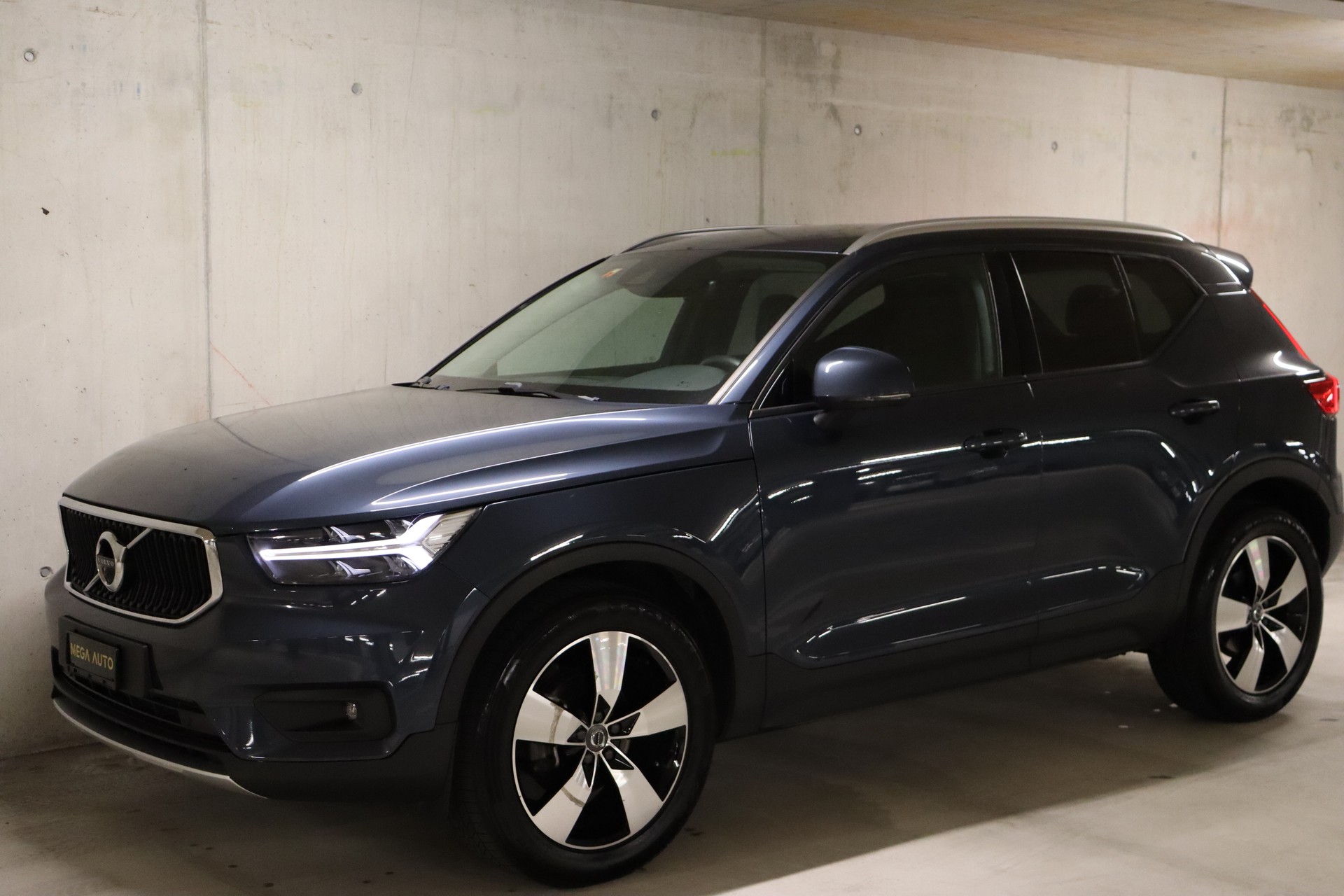 VOLVO XC40 T2 Momentum Geartronic