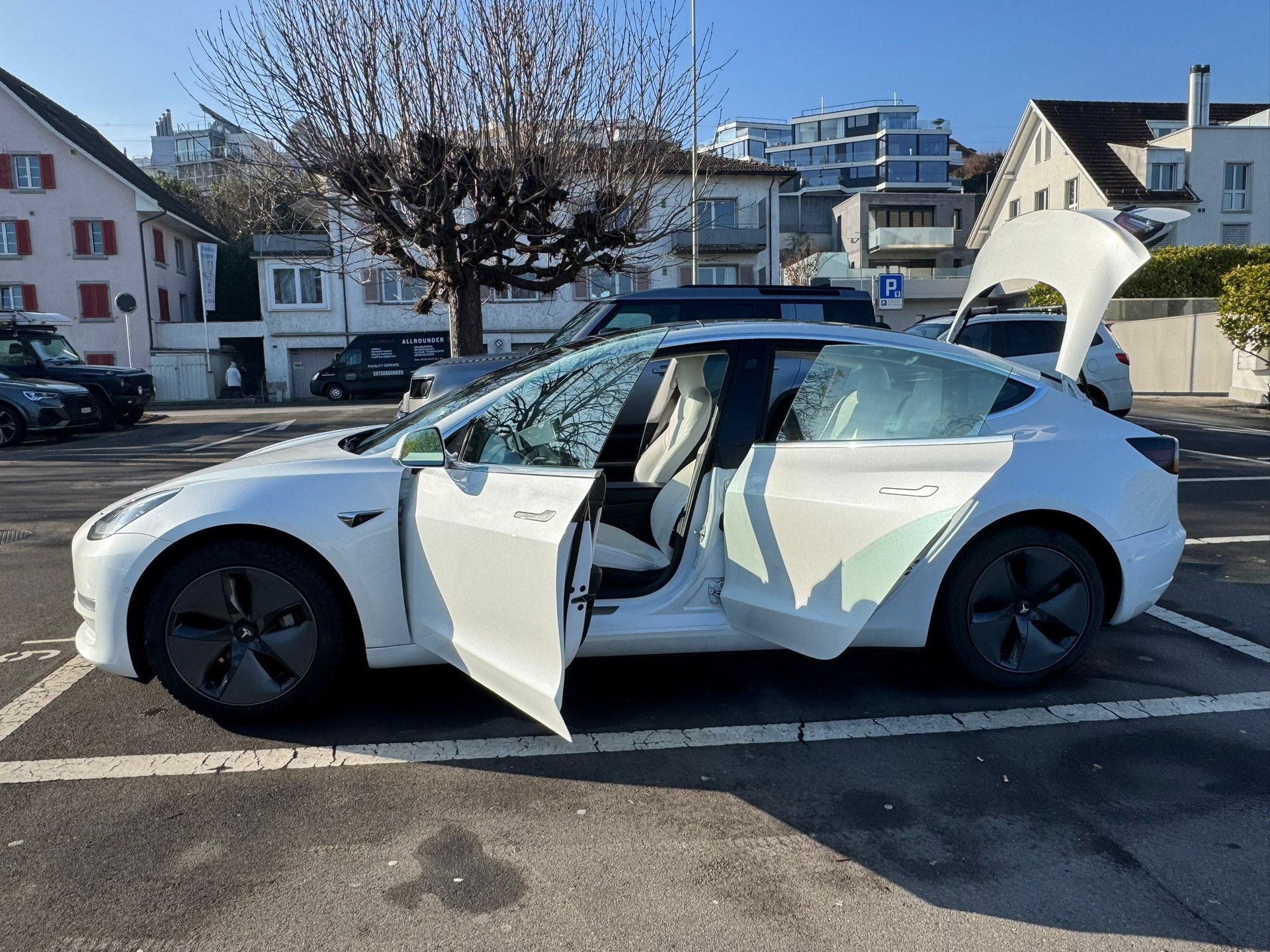 TESLA Model 3 Long Range Dual Motor AWD-image-8