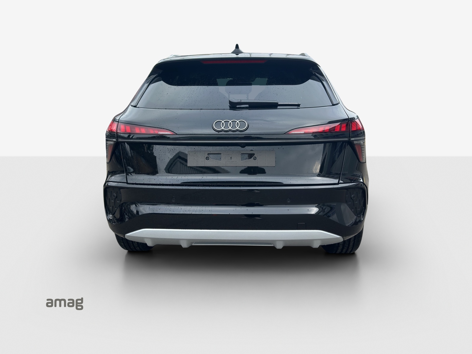 AUDI Q3 SUV 110 kW TFSI S tronic-image-3