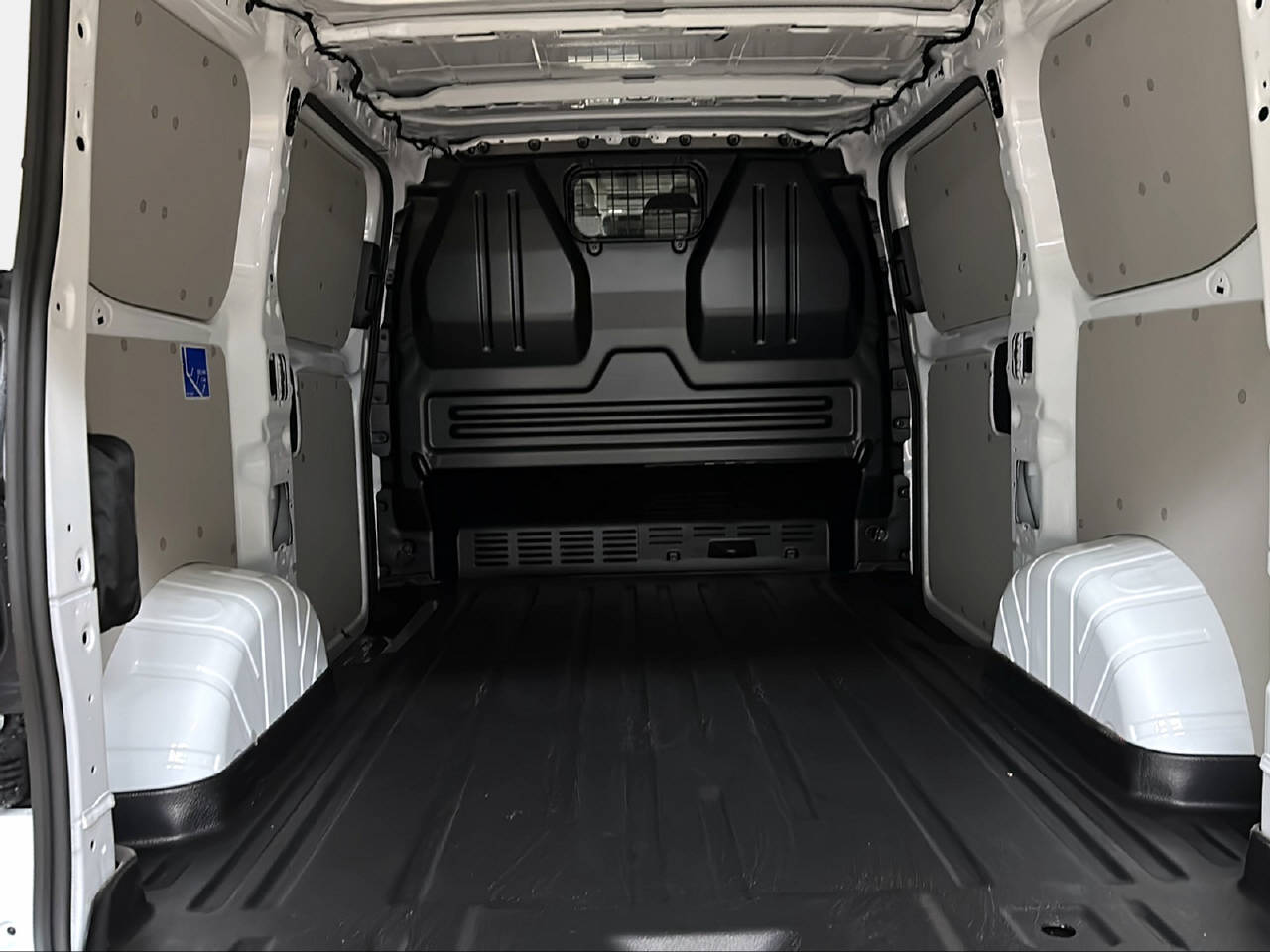 FORD Transit Custom Van 320 L1 2.5 Duratec 233 Trend PHEV-image-11