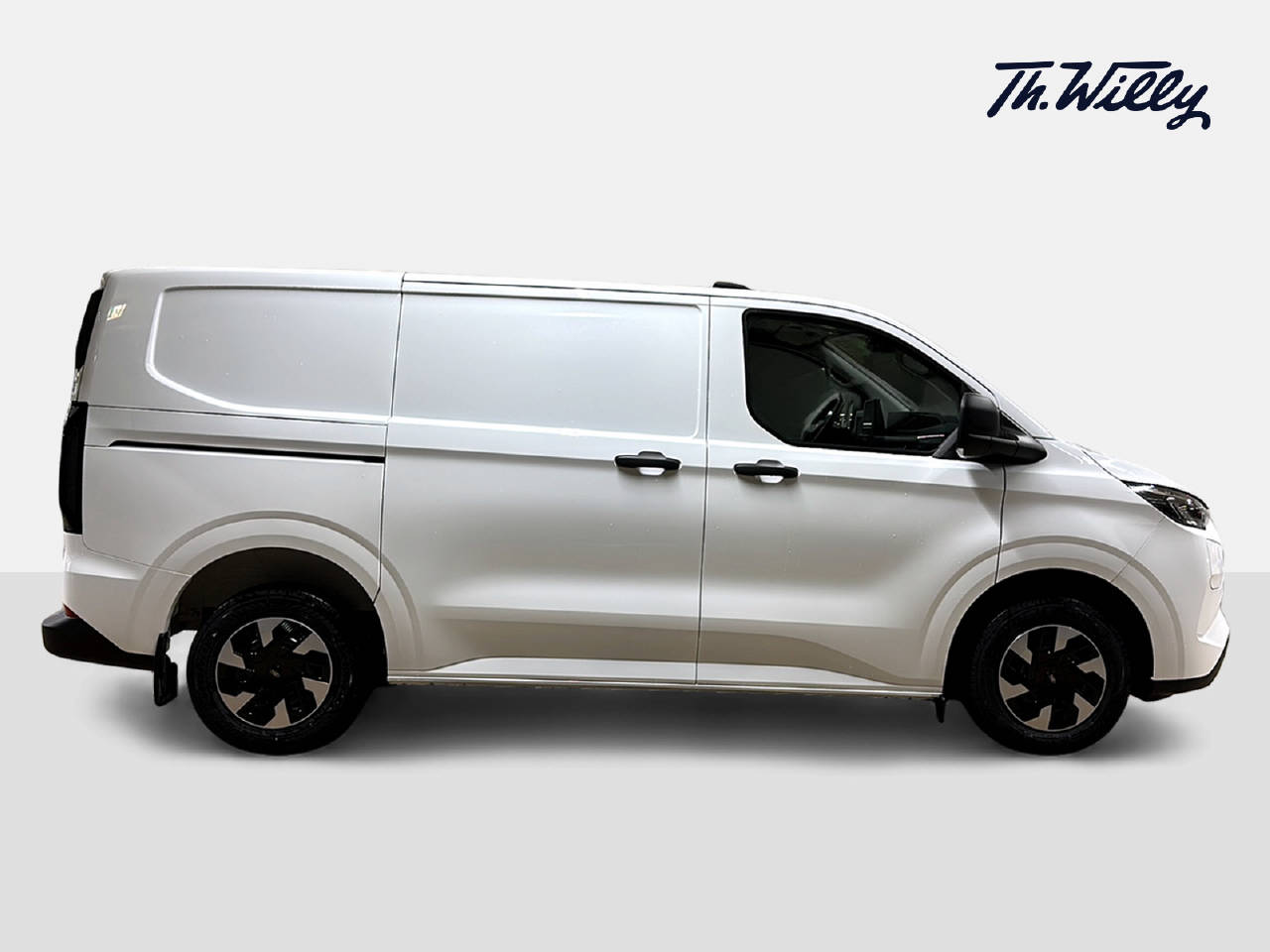 FORD Transit Custom Van 320 L1 2.5 Duratec 233 Trend PHEV-image-5