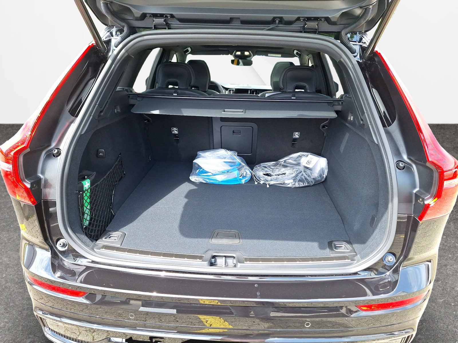 VOLVO XC60 2.0 T8 TE Polestar eAWD-image-11