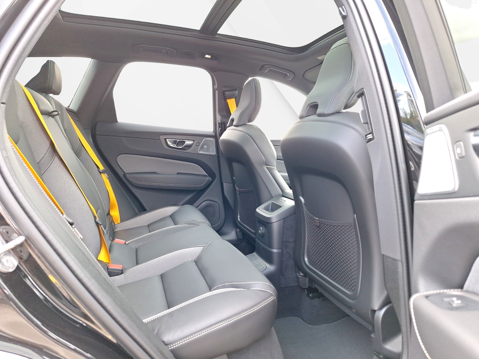 VOLVO XC60 2.0 T8 TE Polestar eAWD-image-6