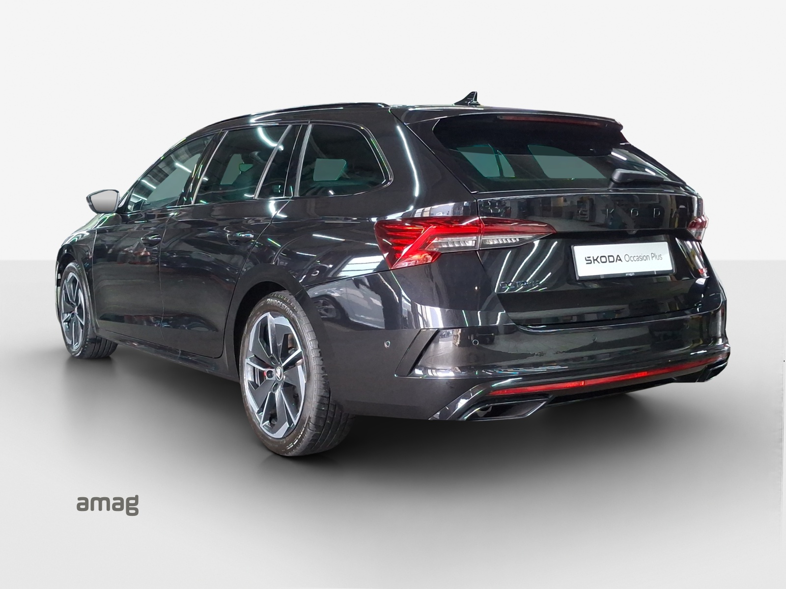 SKODA Octavia Combi 2.0 TSI DSG RS-image-2