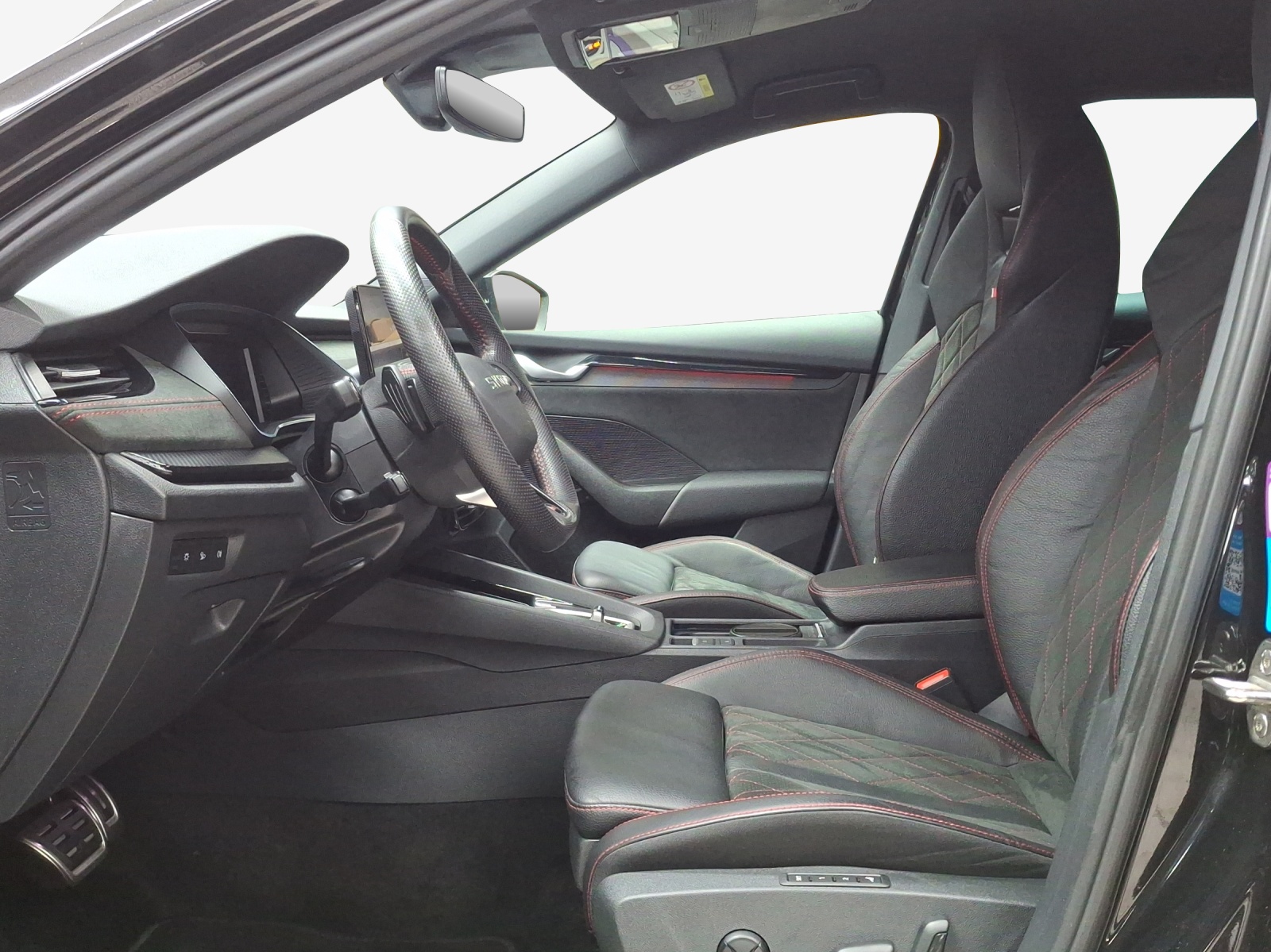 SKODA Octavia Combi 2.0 TSI DSG RS-image-7