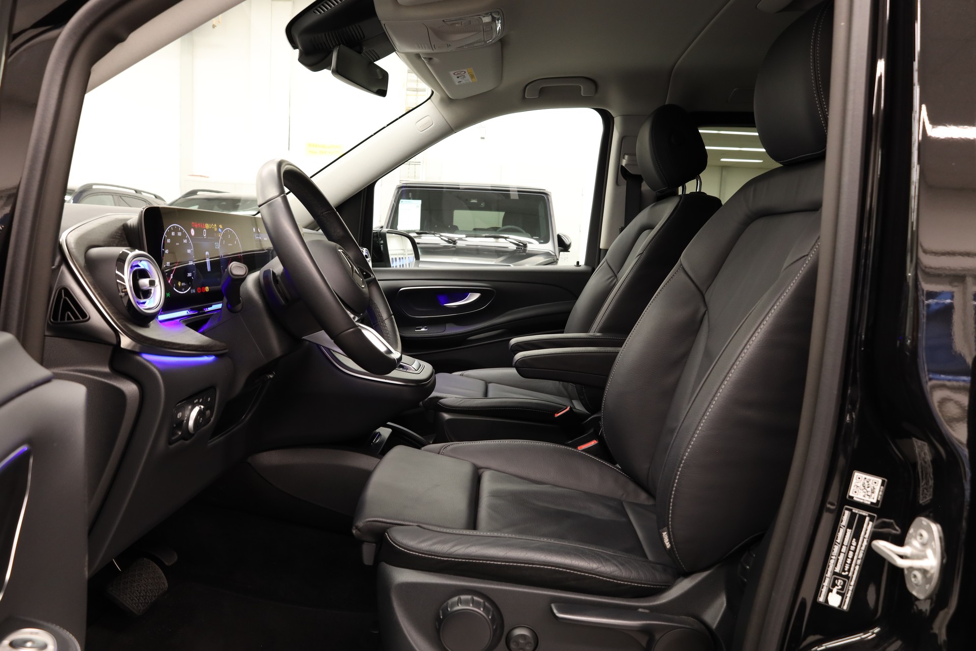 MERCEDES-BENZ V 250 d Avantgarde lang Van-image-13