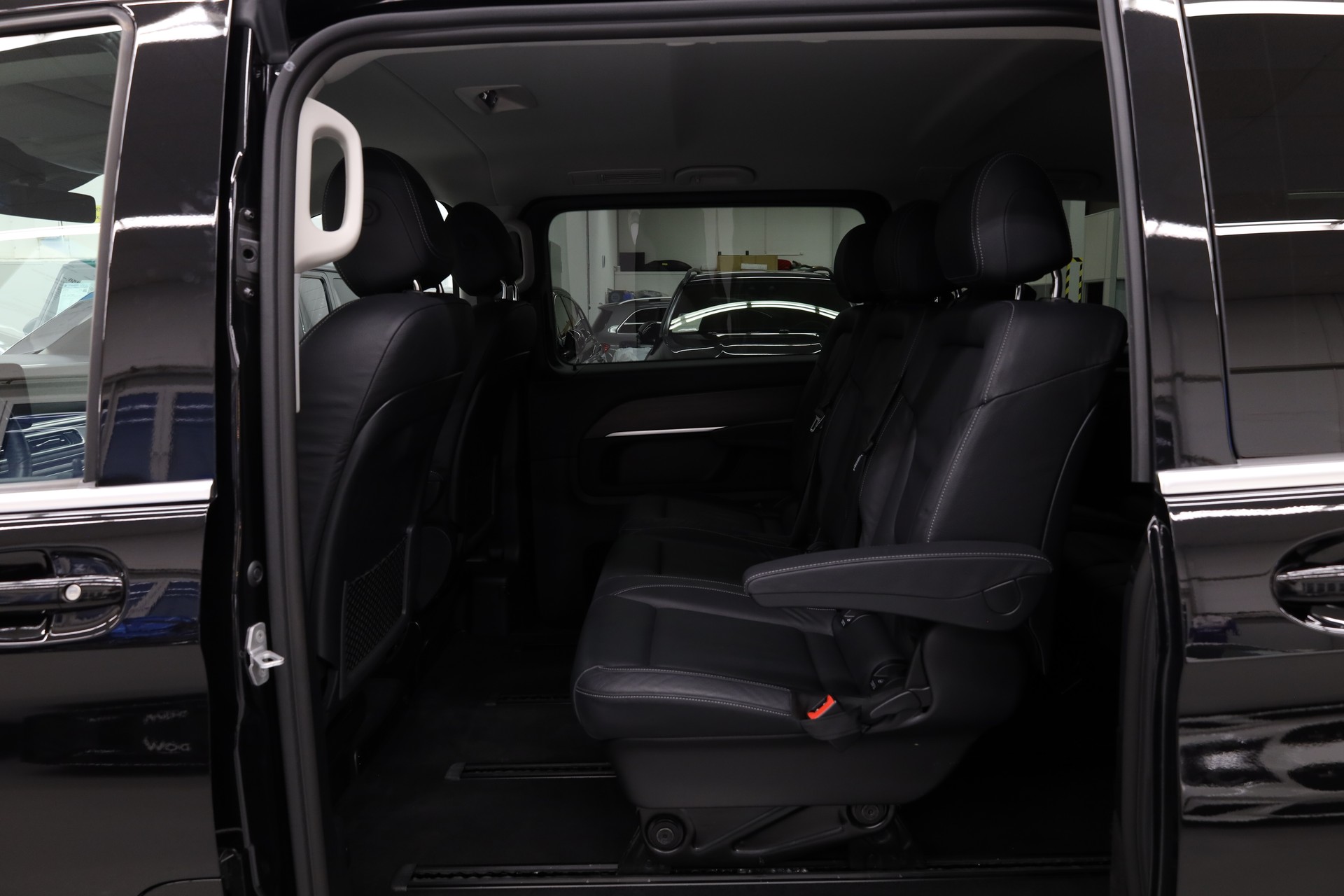 MERCEDES-BENZ V 250 d Avantgarde lang Van-image-29