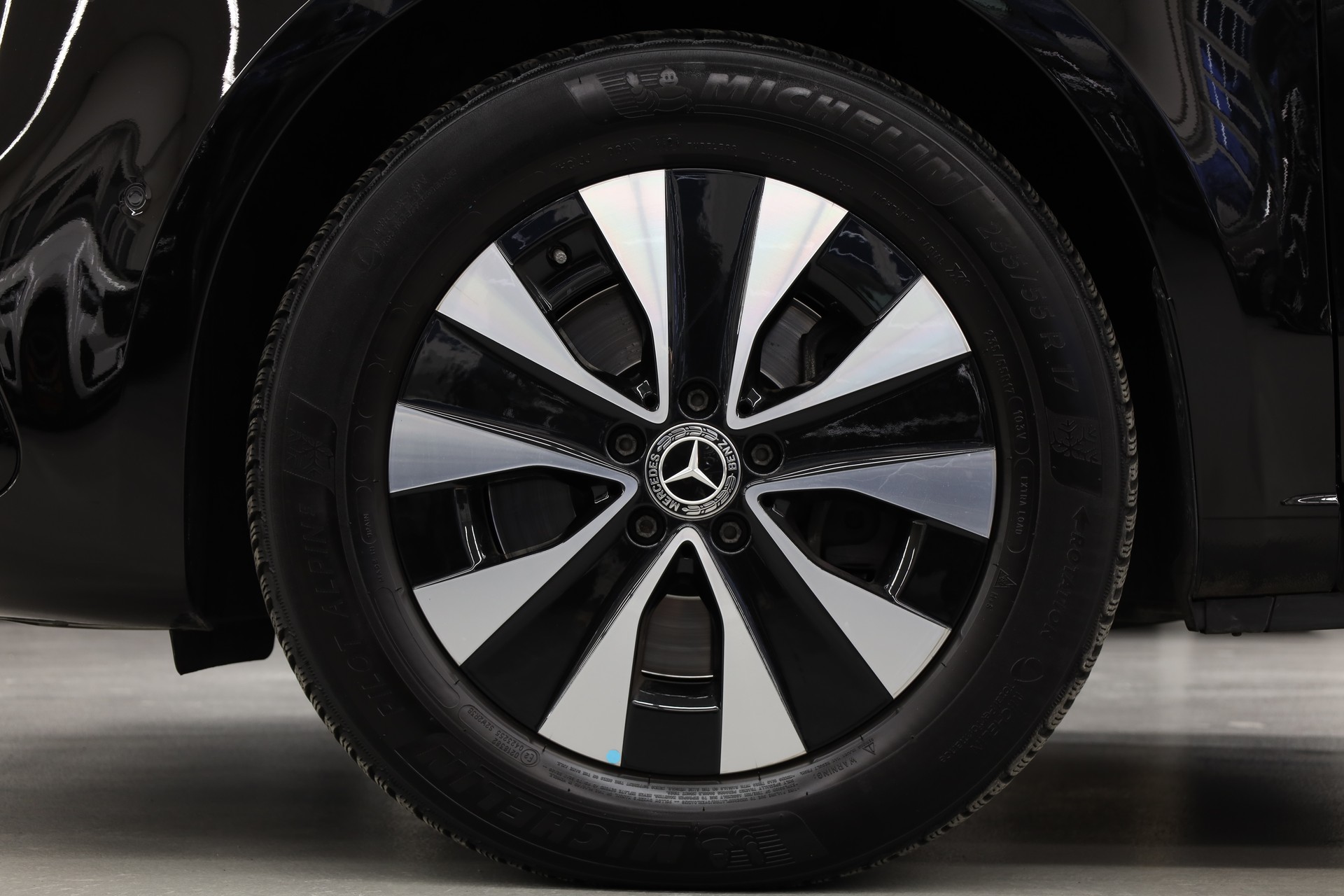 MERCEDES-BENZ V 250 d Avantgarde lang Van-image-11