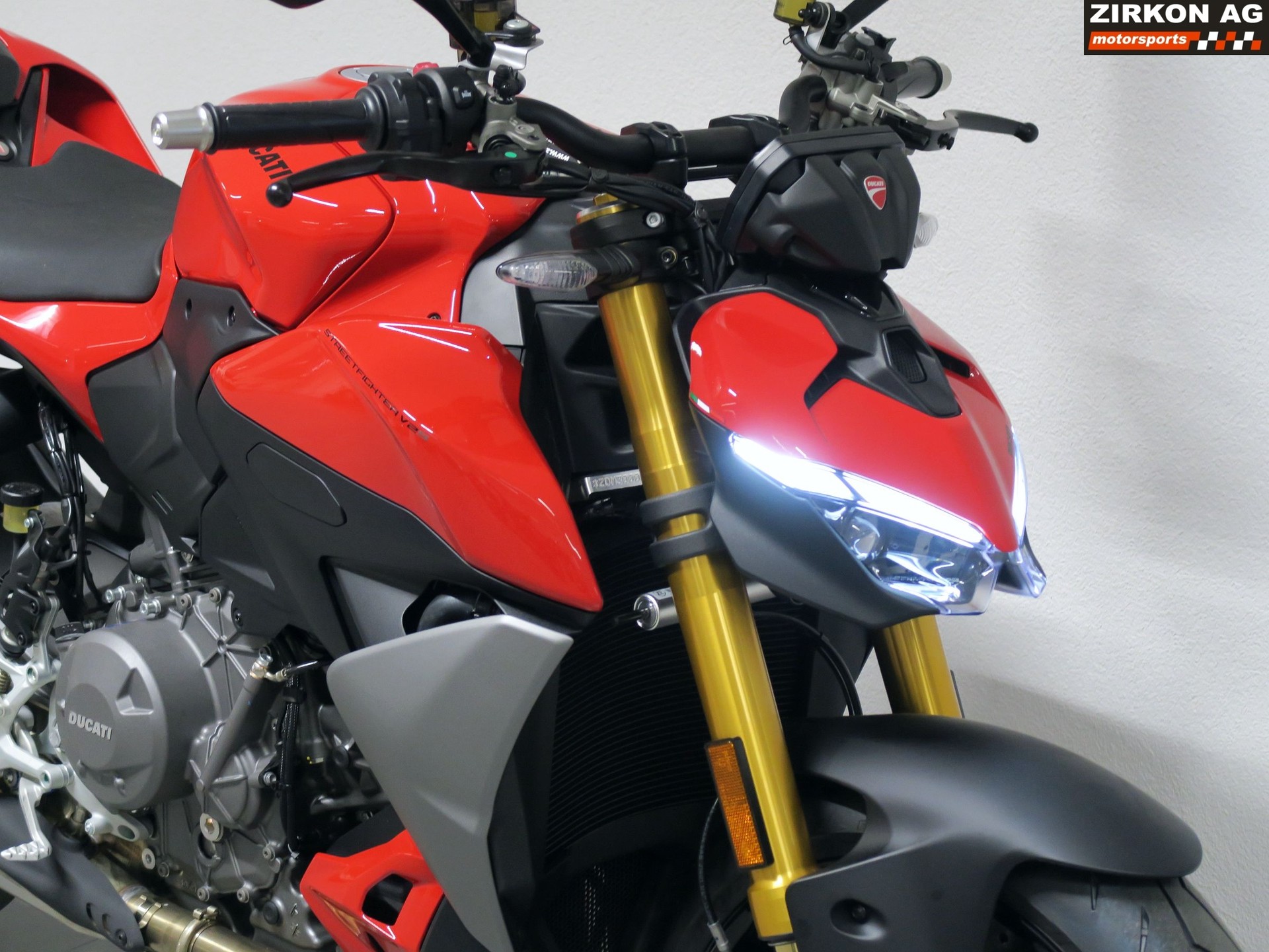 DUCATI Streetfighter V2 S-showroom-element-3