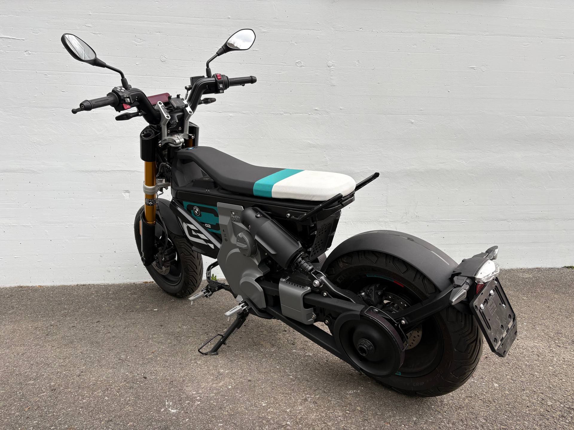 BMW CE 02-image-2