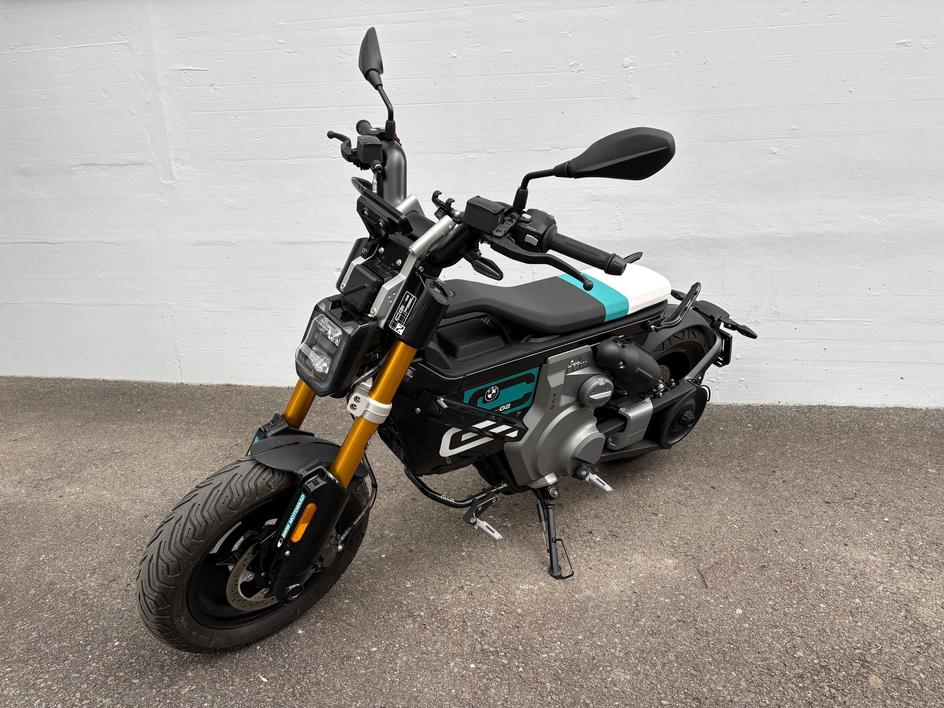 BMW CE 02