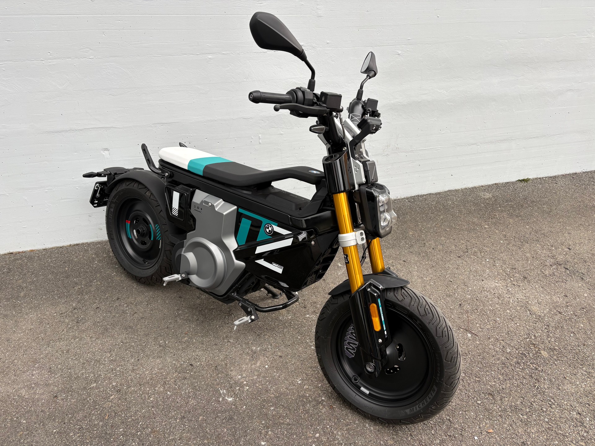 BMW CE 02-image-5