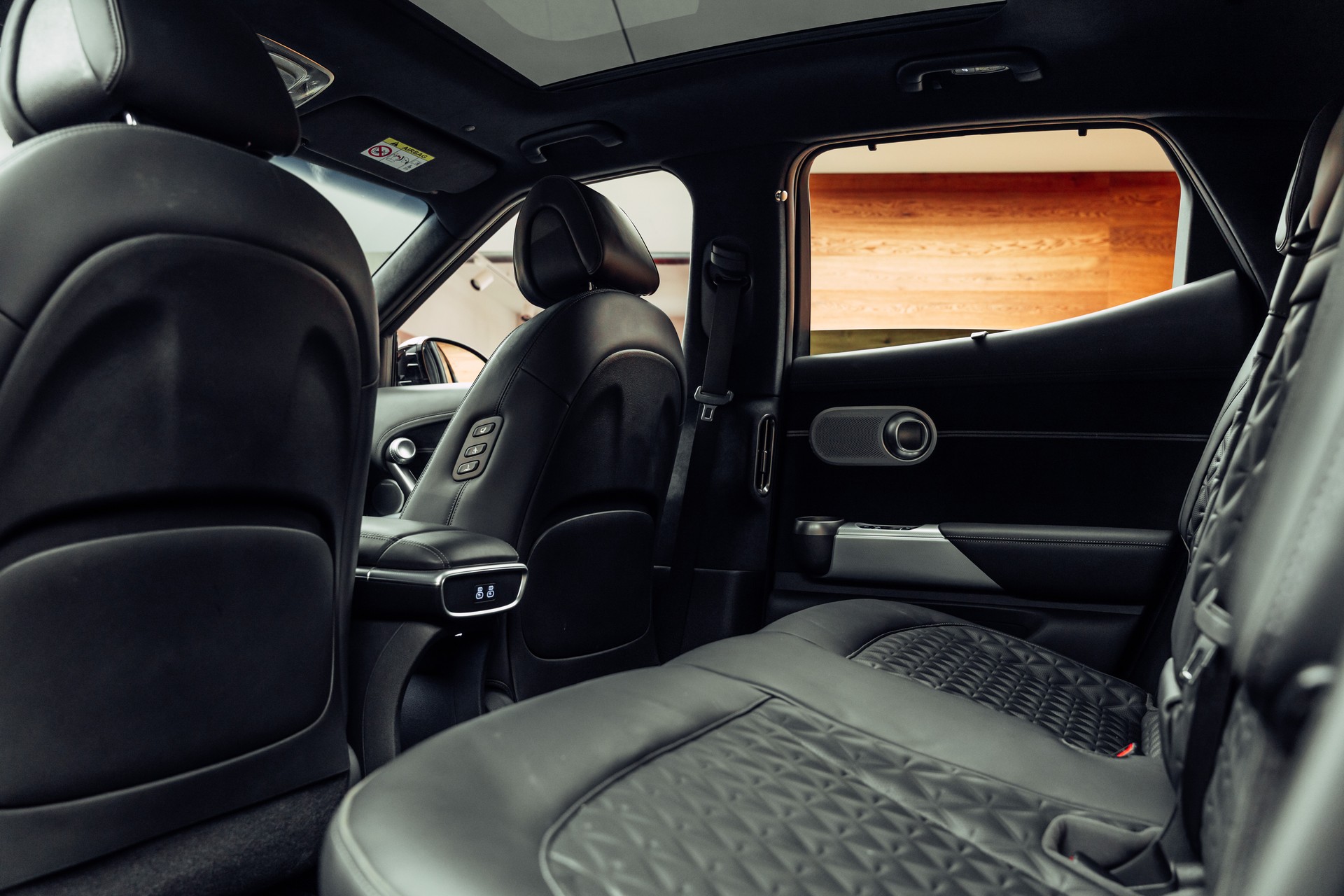 GENESIS GV60 77.4 kWh Sport AWD-image-7