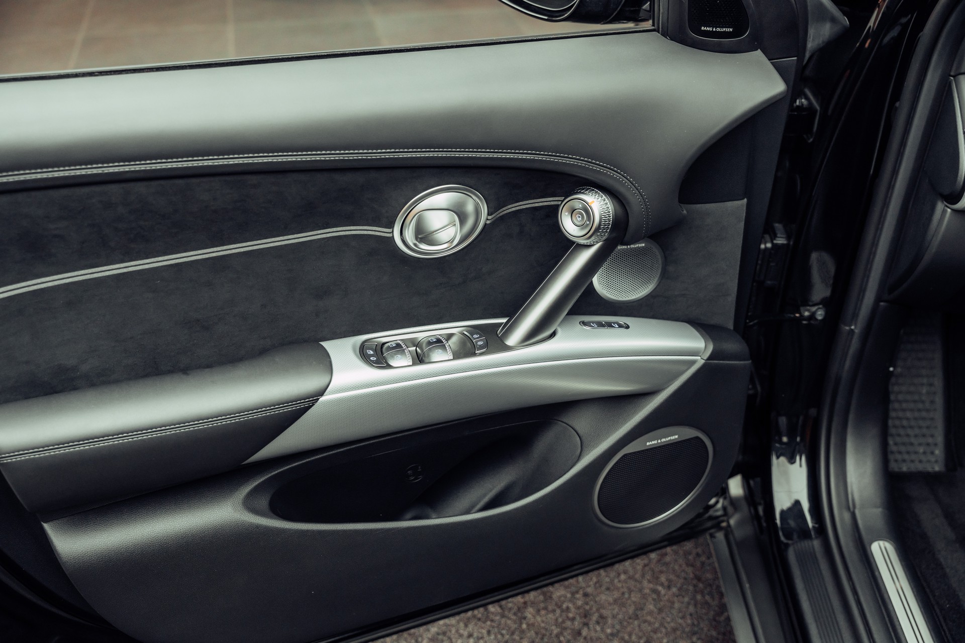 GENESIS GV60 77.4 kWh Sport AWD-image-11