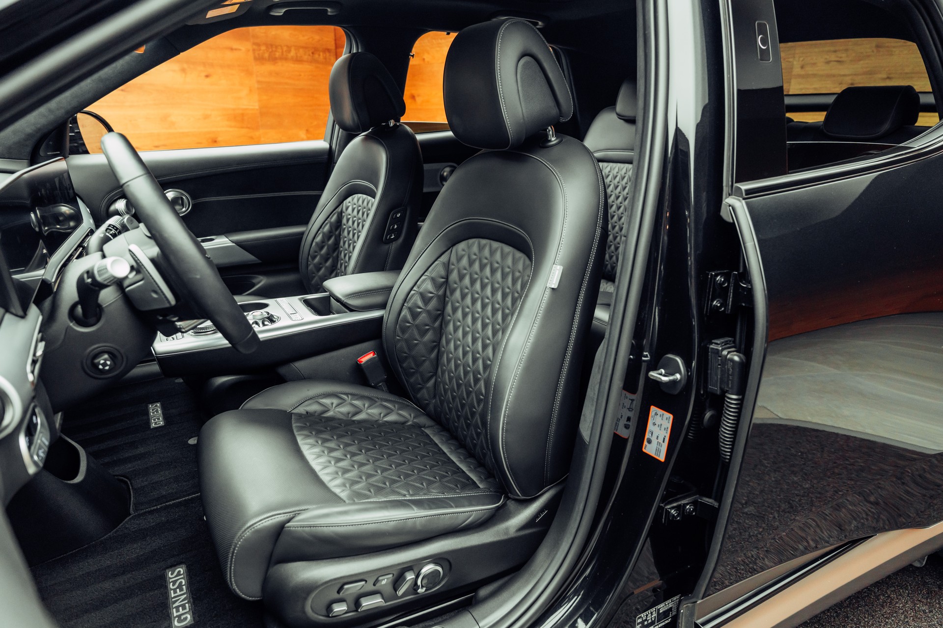 GENESIS GV60 77.4 kWh Sport AWD-image-5