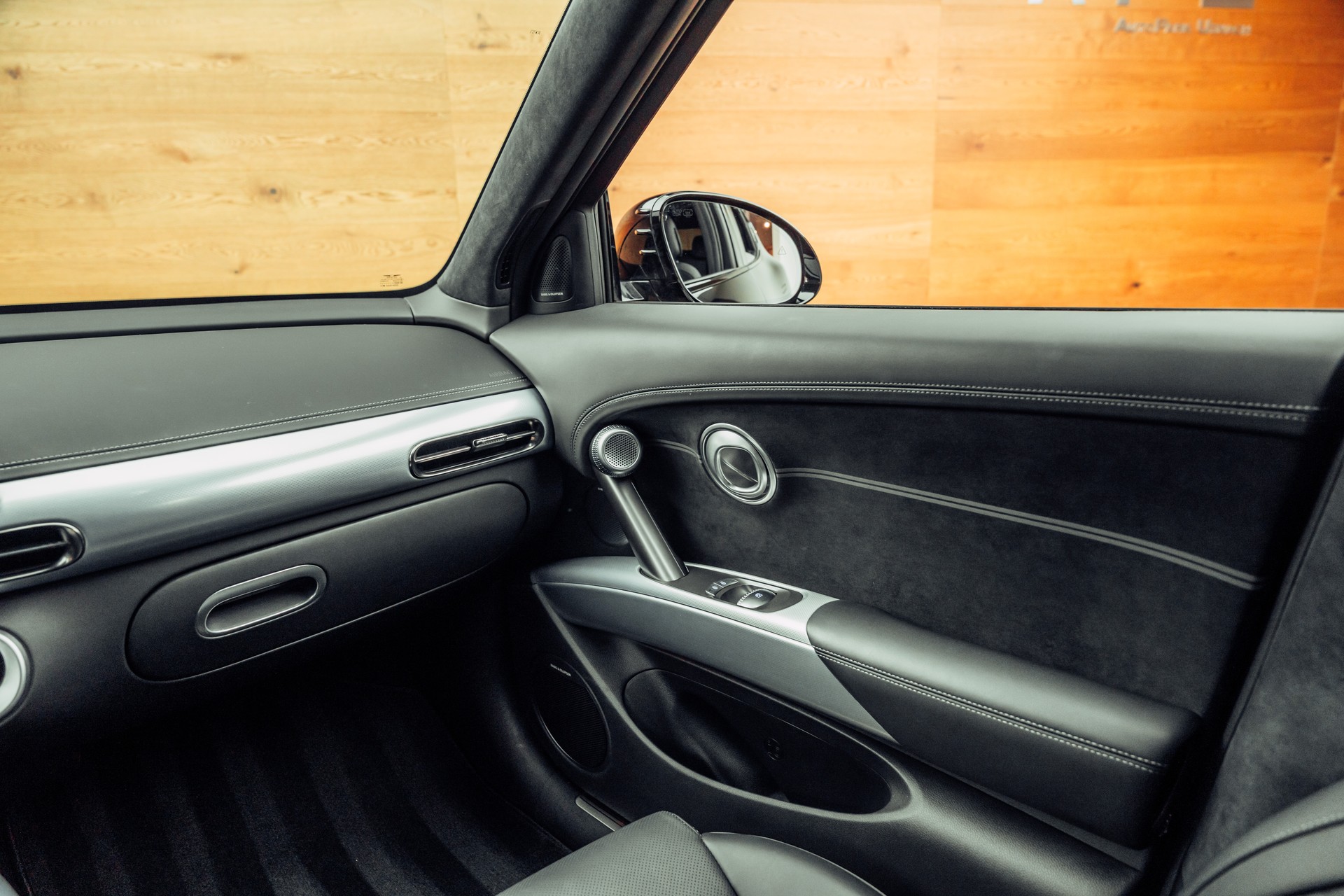 GENESIS GV60 77.4 kWh Sport AWD-image-9