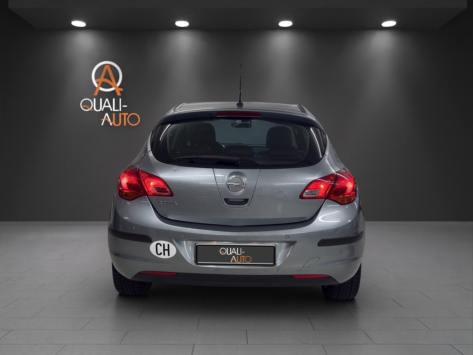 OPEL Astra 1.6i 16V Anniversary Edition Automatic-image-4