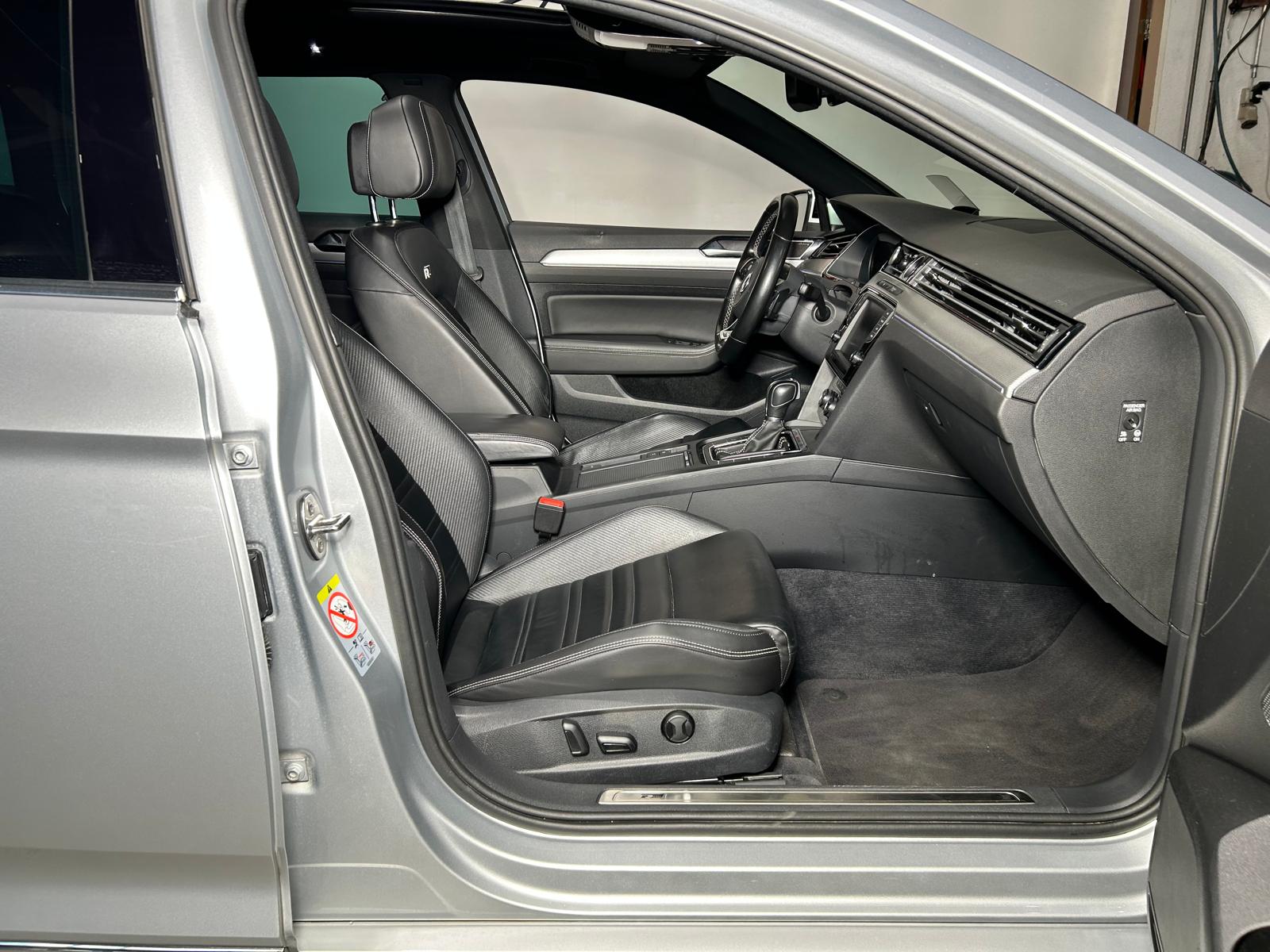 VW Passat Variant 2.0 TDI 240 SCR Sport DSG 4m-image-11