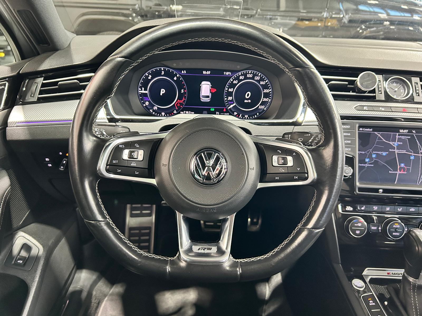 VW Passat Variant 2.0 TDI 240 SCR Sport DSG 4m-image-13