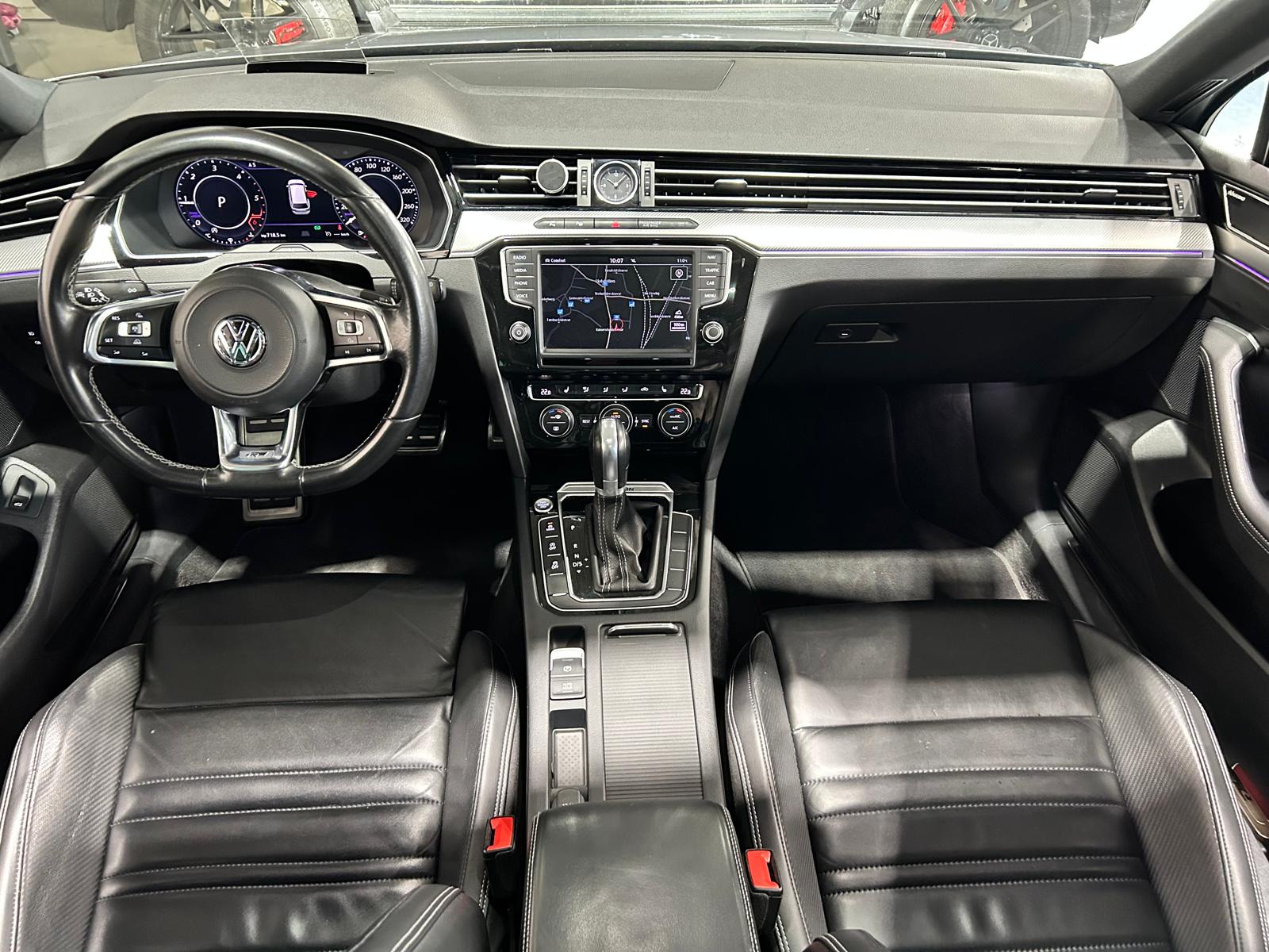 VW Passat Variant 2.0 TDI 240 SCR Sport DSG 4m-image-15