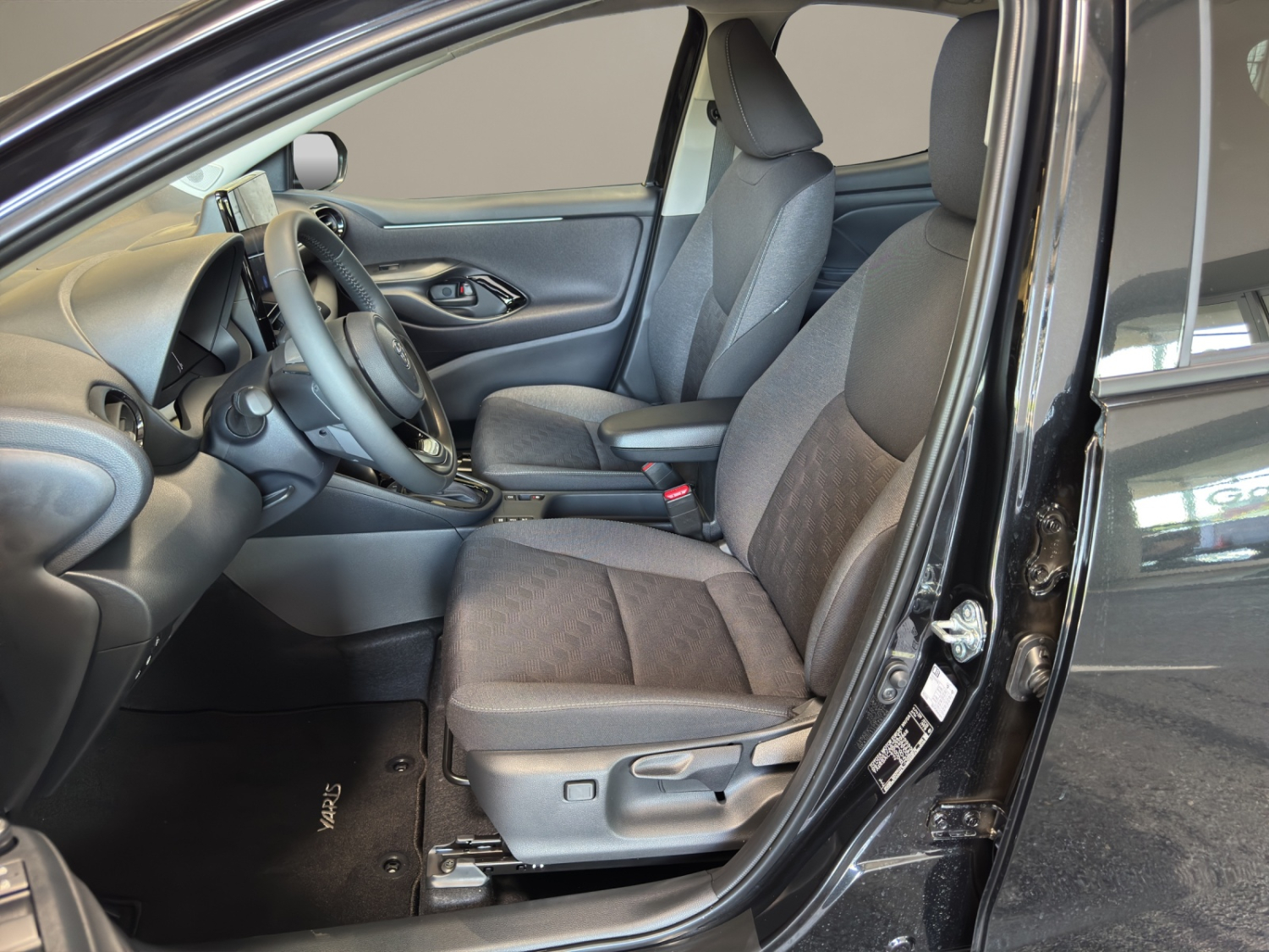 TOYOTA Yaris 1.5 VVT-i HSD Trend-image-8