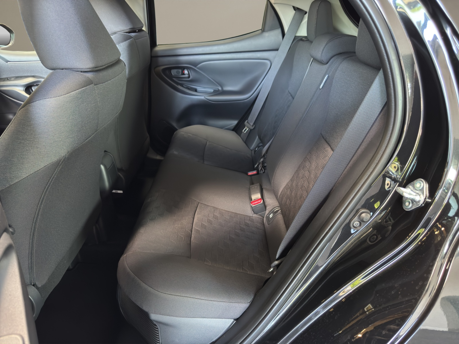 TOYOTA Yaris 1.5 VVT-i HSD Trend-image-9