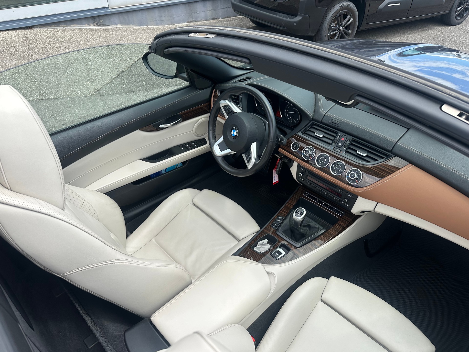 BMW Z4 sDrive 1.8i-image-11