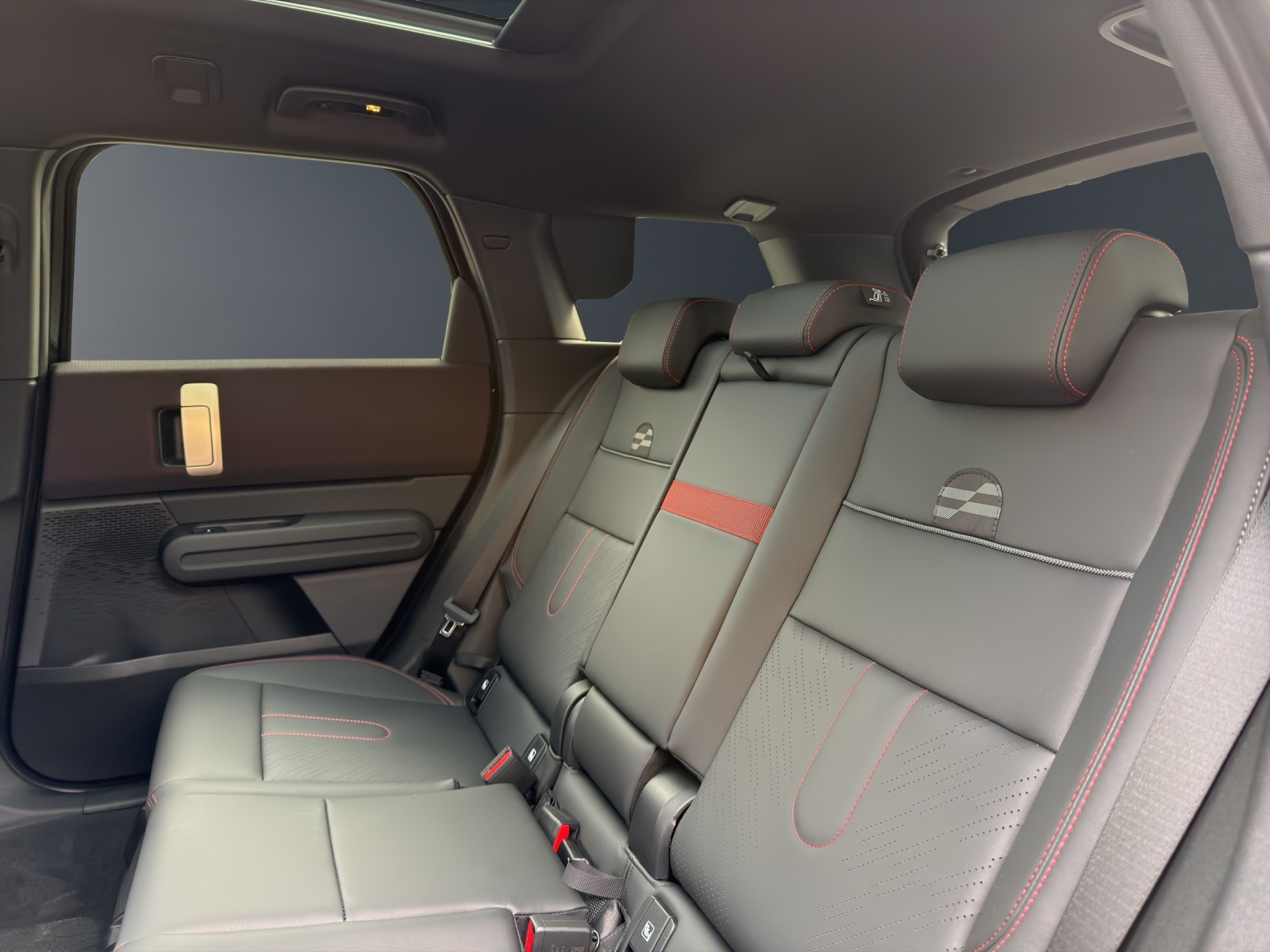 MINI Countryman U25 2.0i John Cooper Works ALL4-image-11