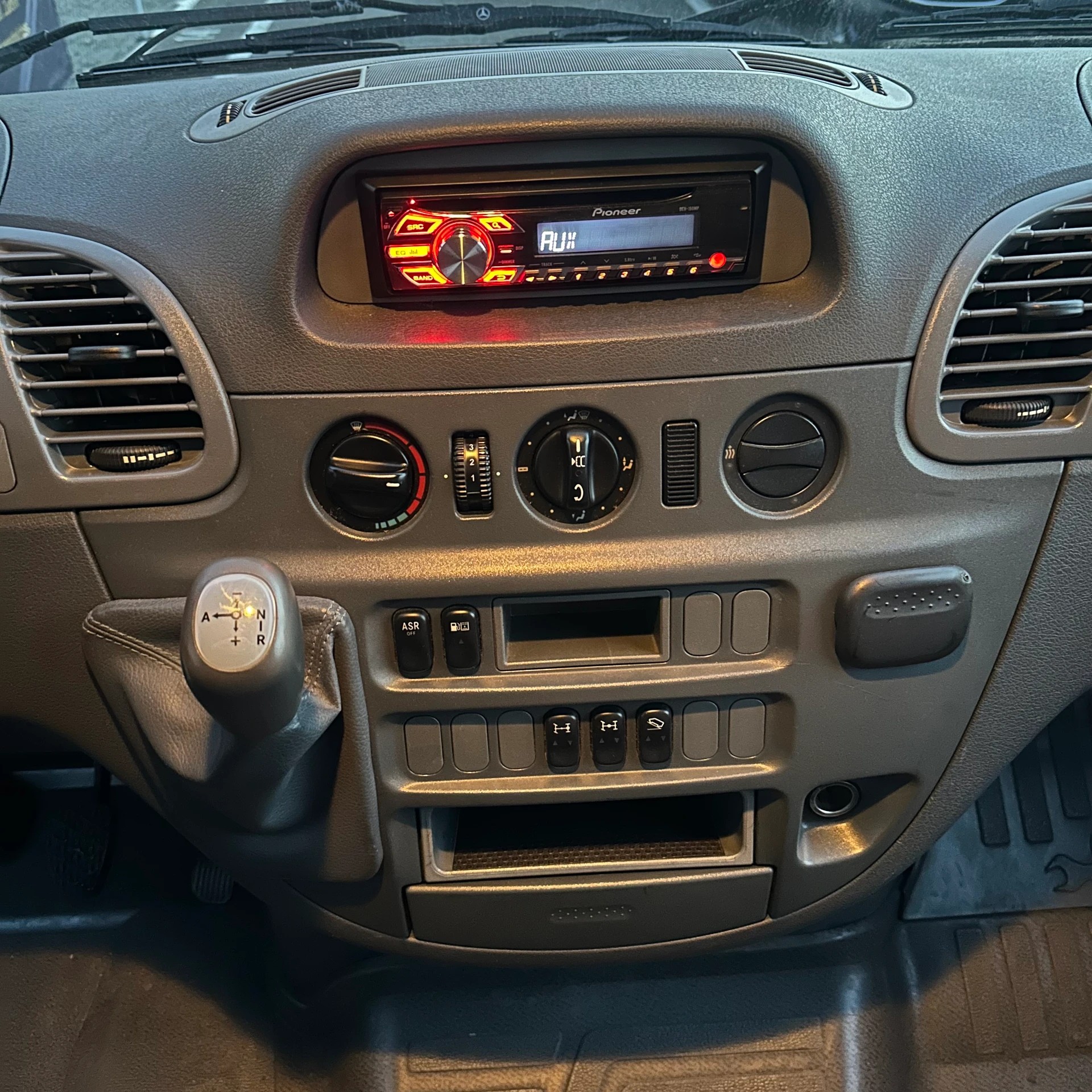 MERCEDES-BENZ Sprinter 313 CDI 4x4-image-19
