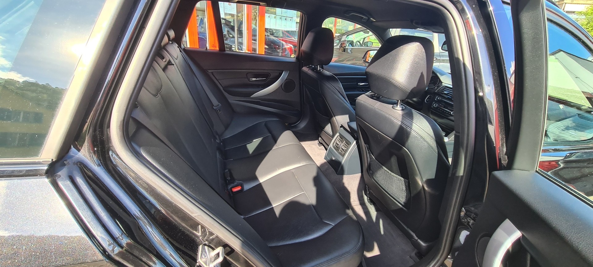 BMW 330d xDrive Touring M Paket, Sport Line Steptronic-image-14